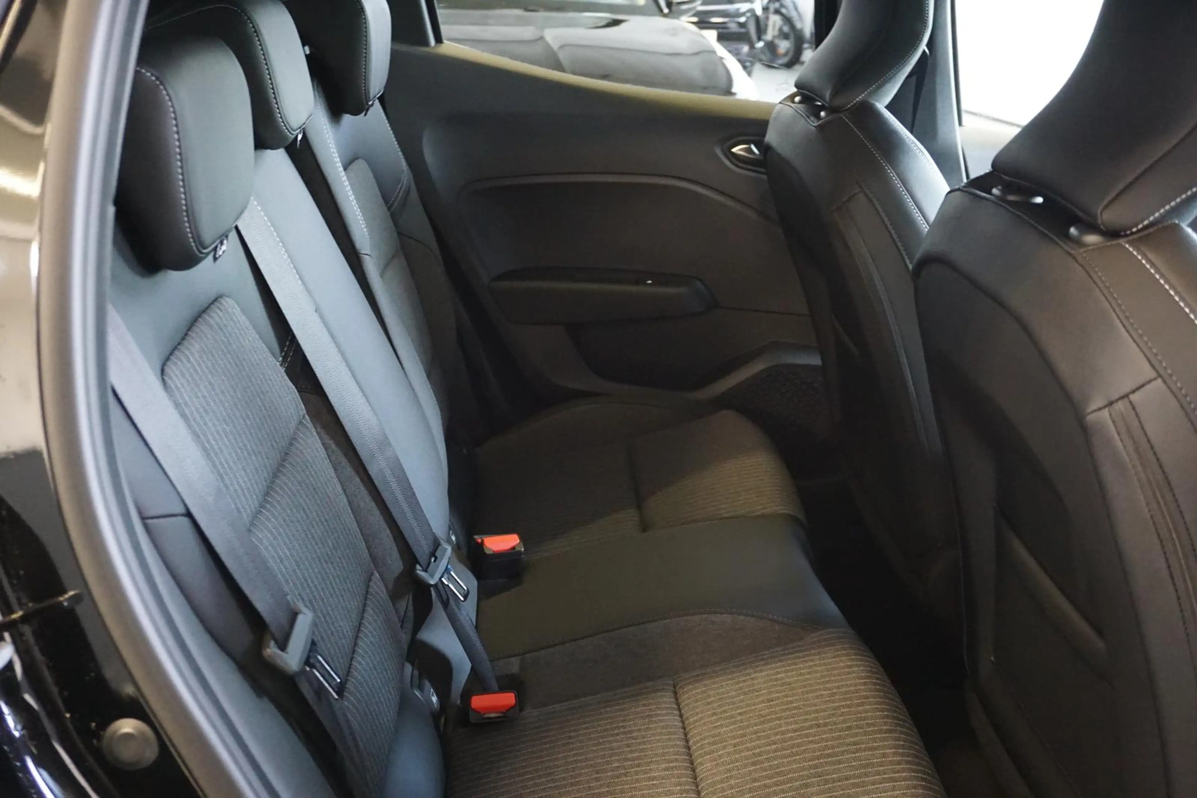 Mitsubishi Colt Intense StyleCold *1.0 MPI*LED*SHZ*LHZ* — photo 14