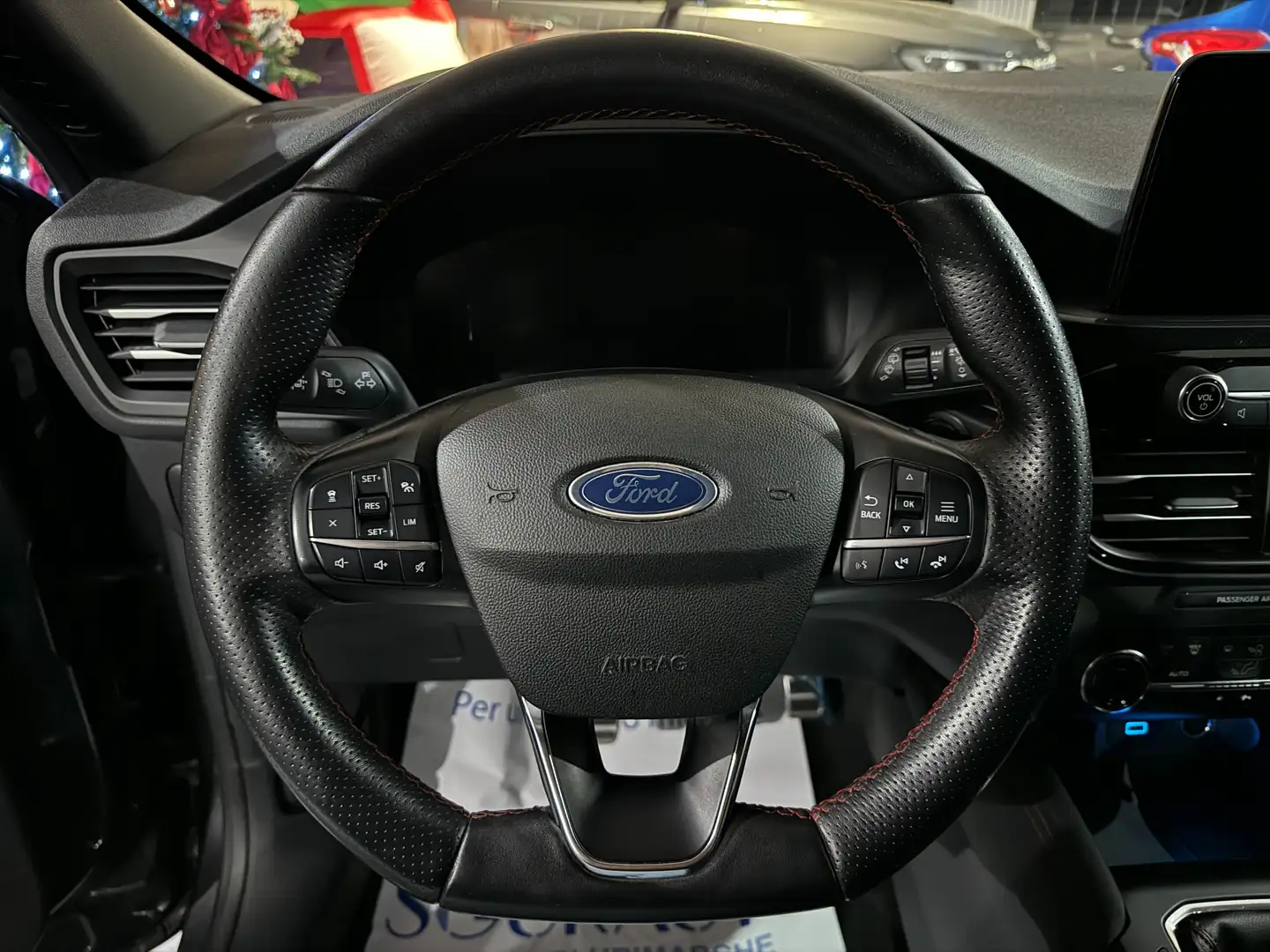 Ford Kuga 1.5 ECOBLUE 120CV ST-LINE 2021 Gris - 2