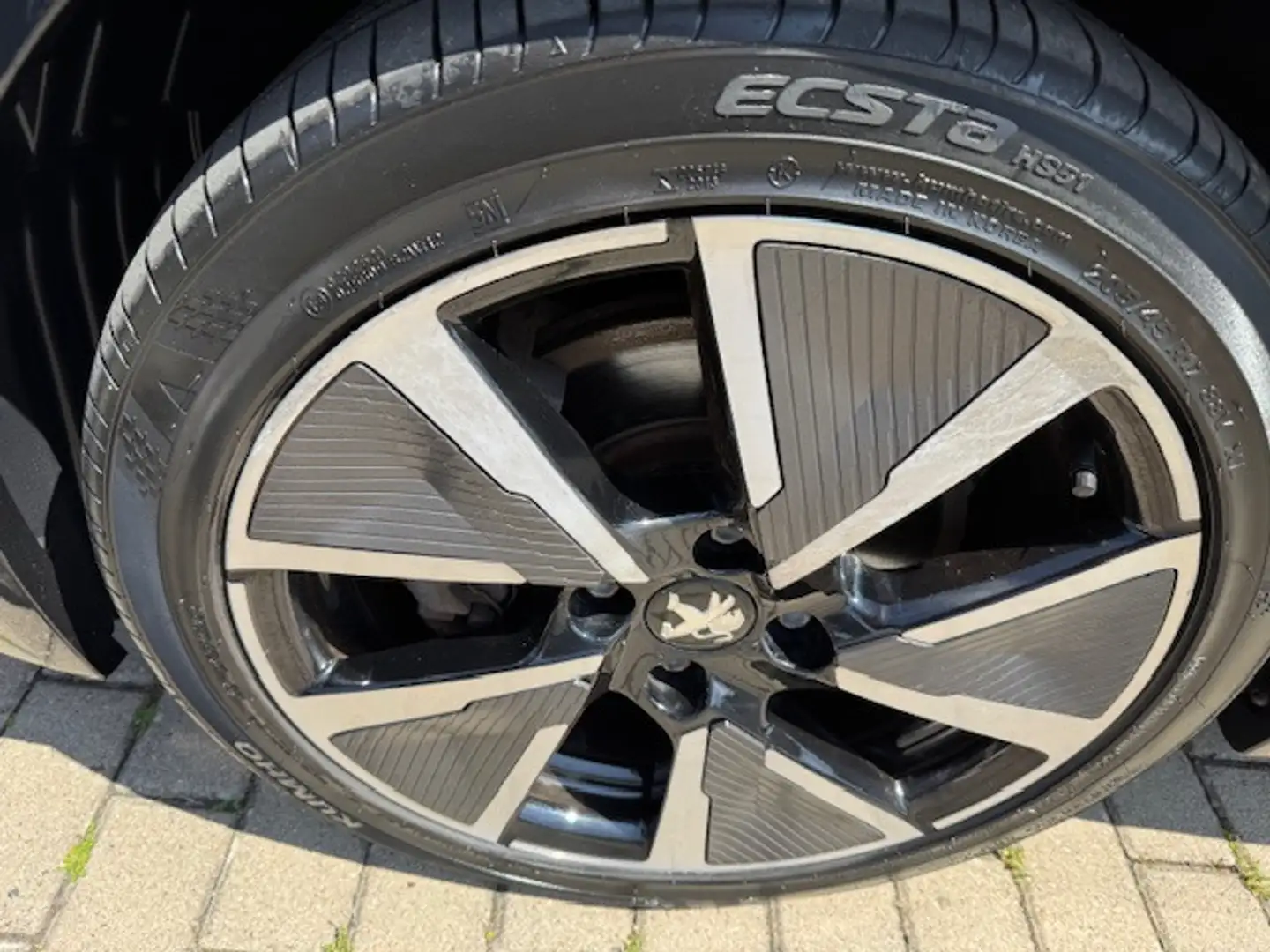 Peugeot e-208 GT Pack Rot - 2