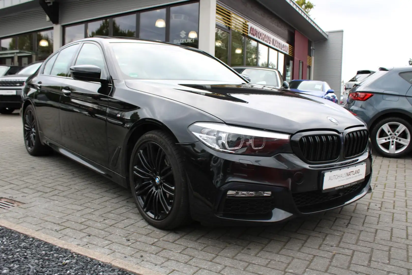 BMW 540 i xDrive M Sport S-Dach H&K 19" Schwarz - 2