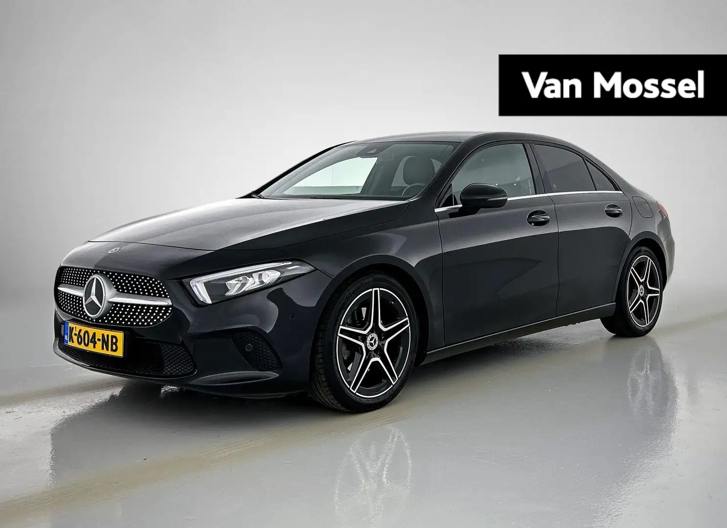 Mercedes-Benz A 200 Launch Edition Premium Plus | AUTOMAAT | ACHTERUIT Noir - 1