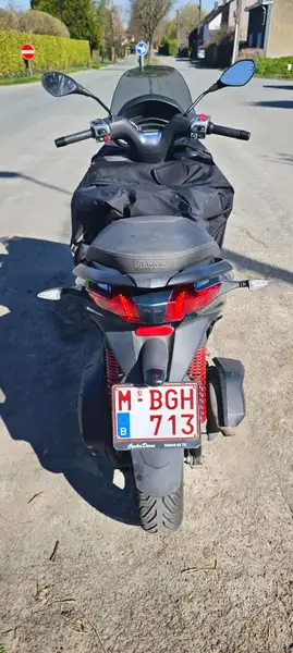 Piaggio MP3 300 - foto 4