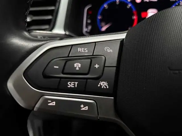 Volkswagen T-Roc view 20