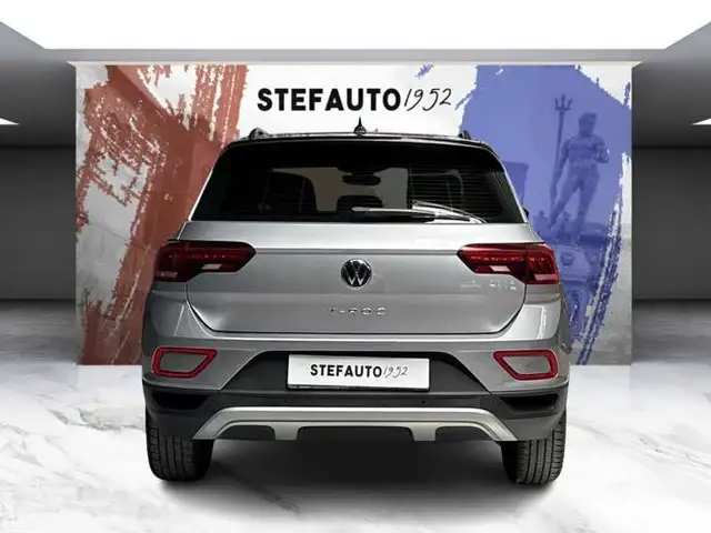 Volkswagen T-Roc view 6