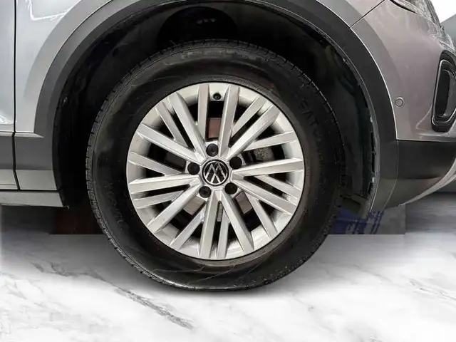 Volkswagen T-Roc view 8
