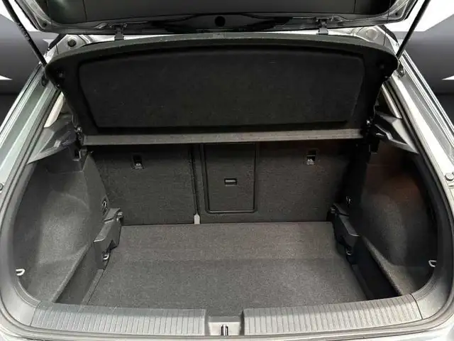 Volkswagen T-Roc view 7