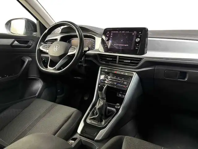 Volkswagen T-Roc view 15