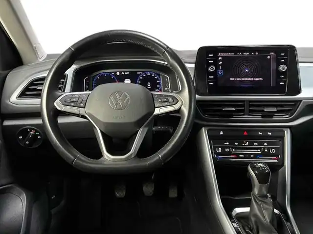 Volkswagen T-Roc view 14