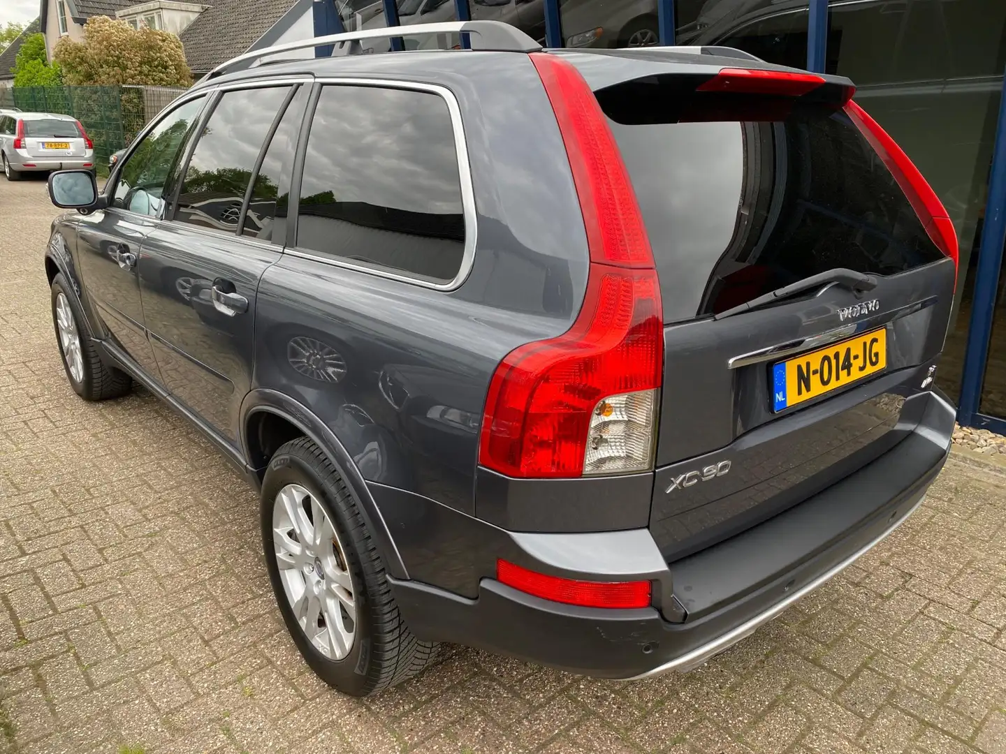 Volvo XC90 3.2 Summum 7 PERSOONS / LEER / SUNROOF / NAVI Grijs - 2
