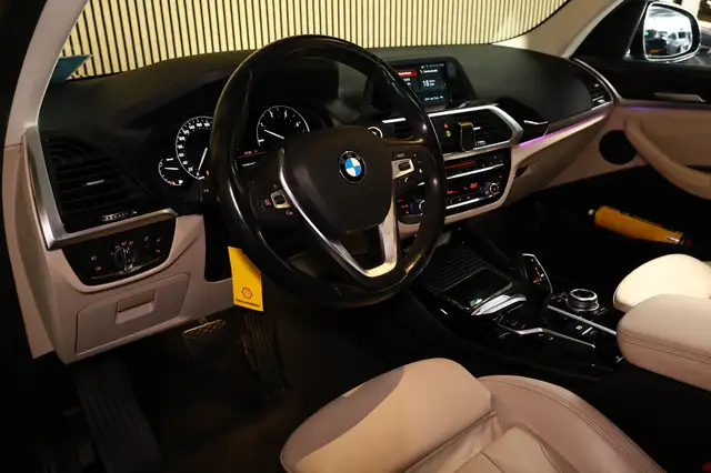 BMW X3 view 11
