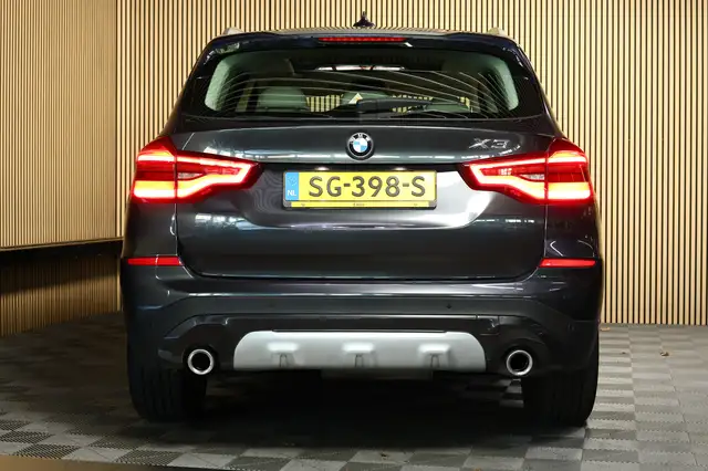 BMW X3 view 6