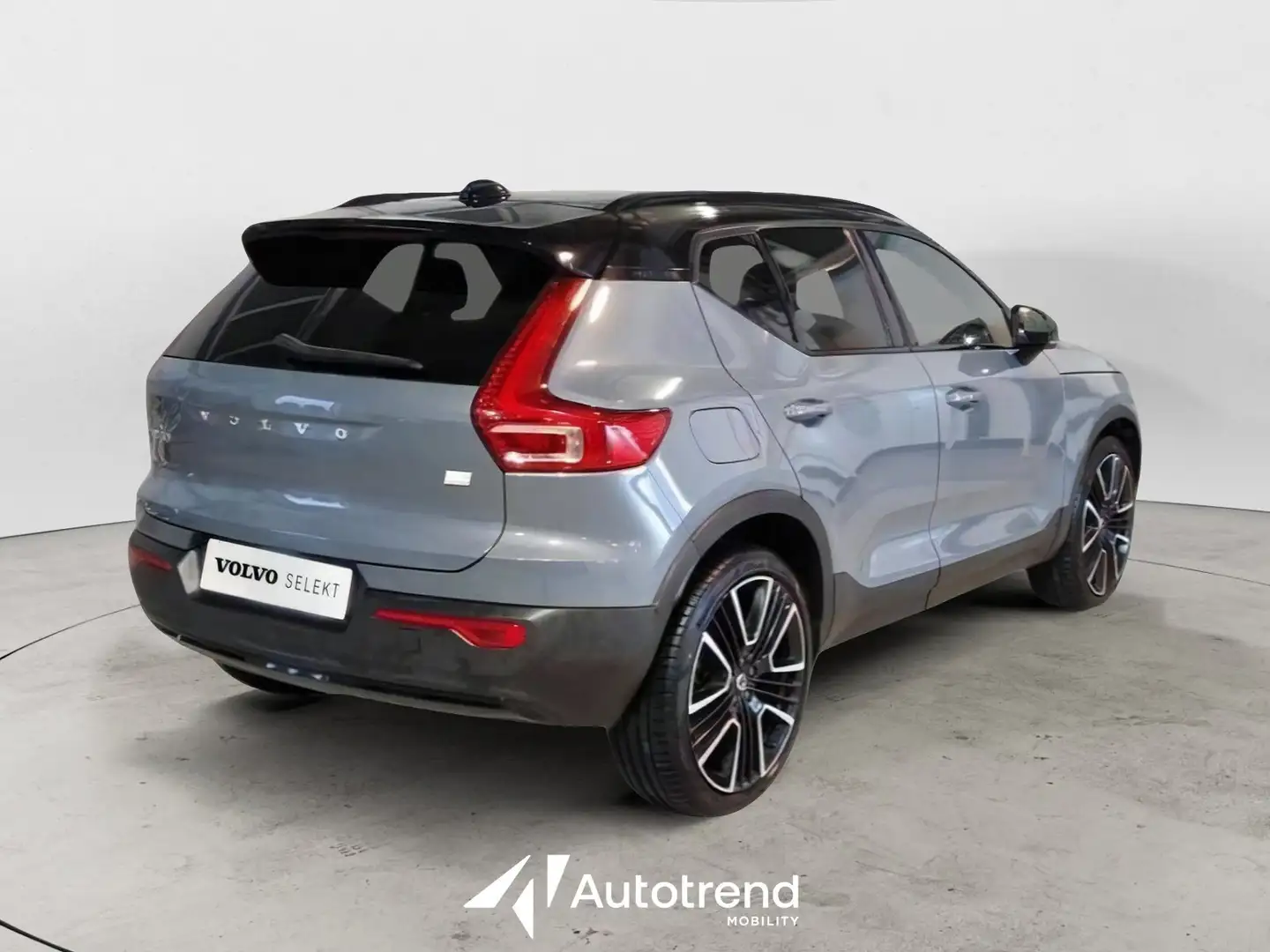 Volvo XC40 T5 180+82 CV Plug-in Hybrid Recharge R-design Grigio - 2