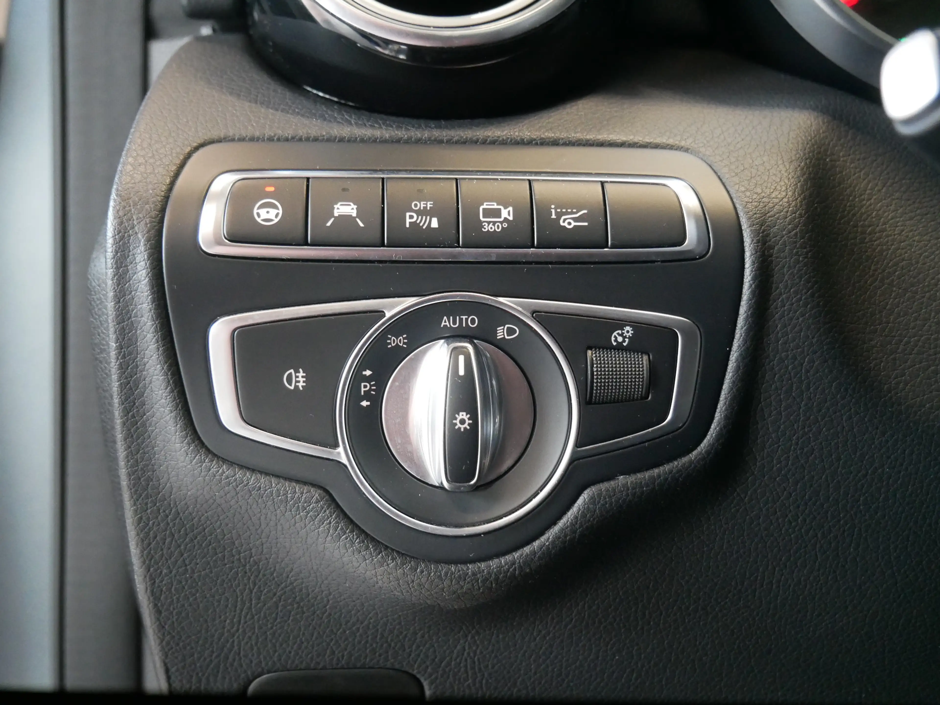 Mercedes-Benz GLC 350 d 4M AMG Standhz. Pano Junge Sterne 0428 — photo 13