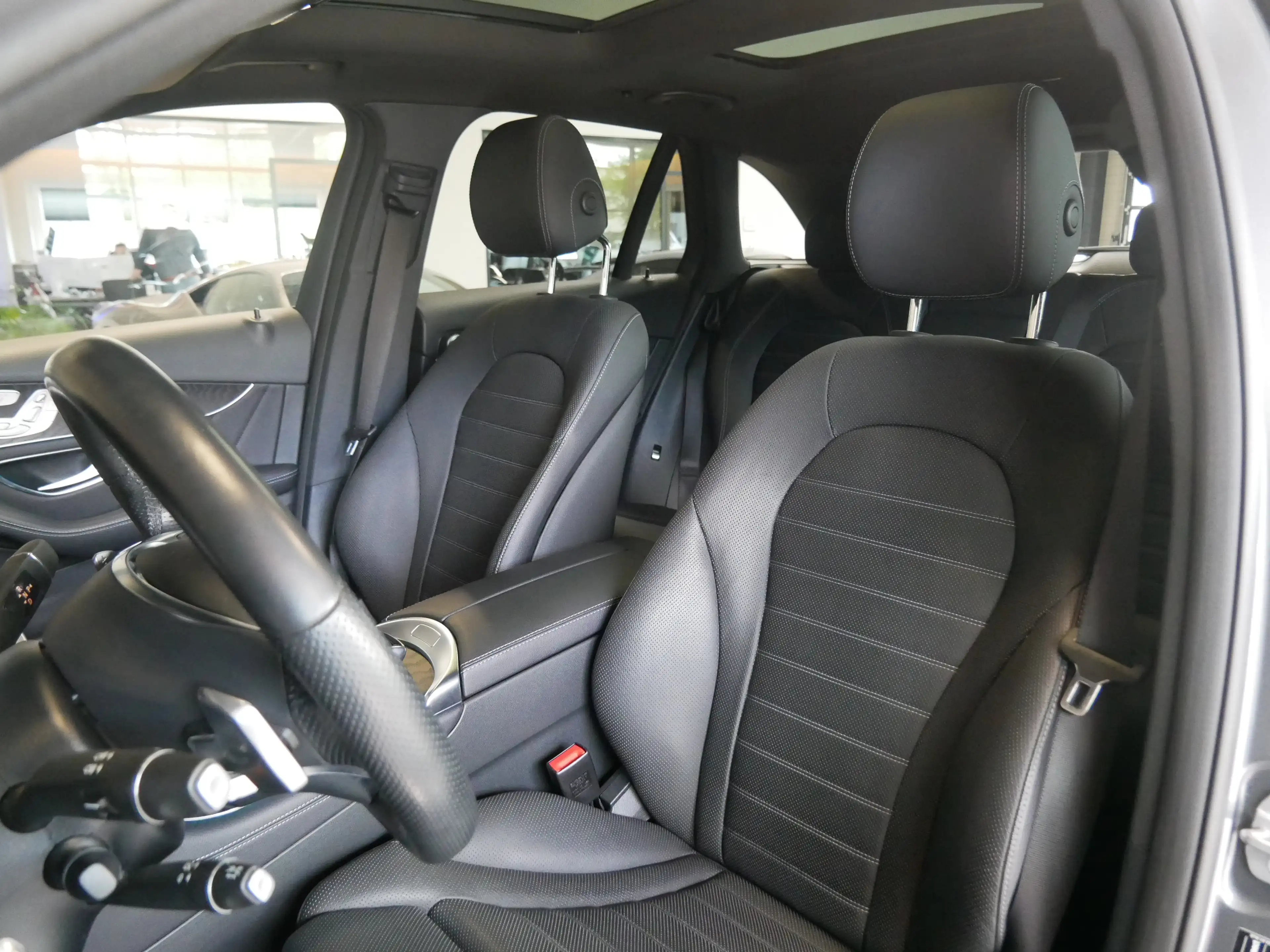 Mercedes-Benz GLC 350 d 4M AMG Standhz. Pano Junge Sterne 0428 — photo 12