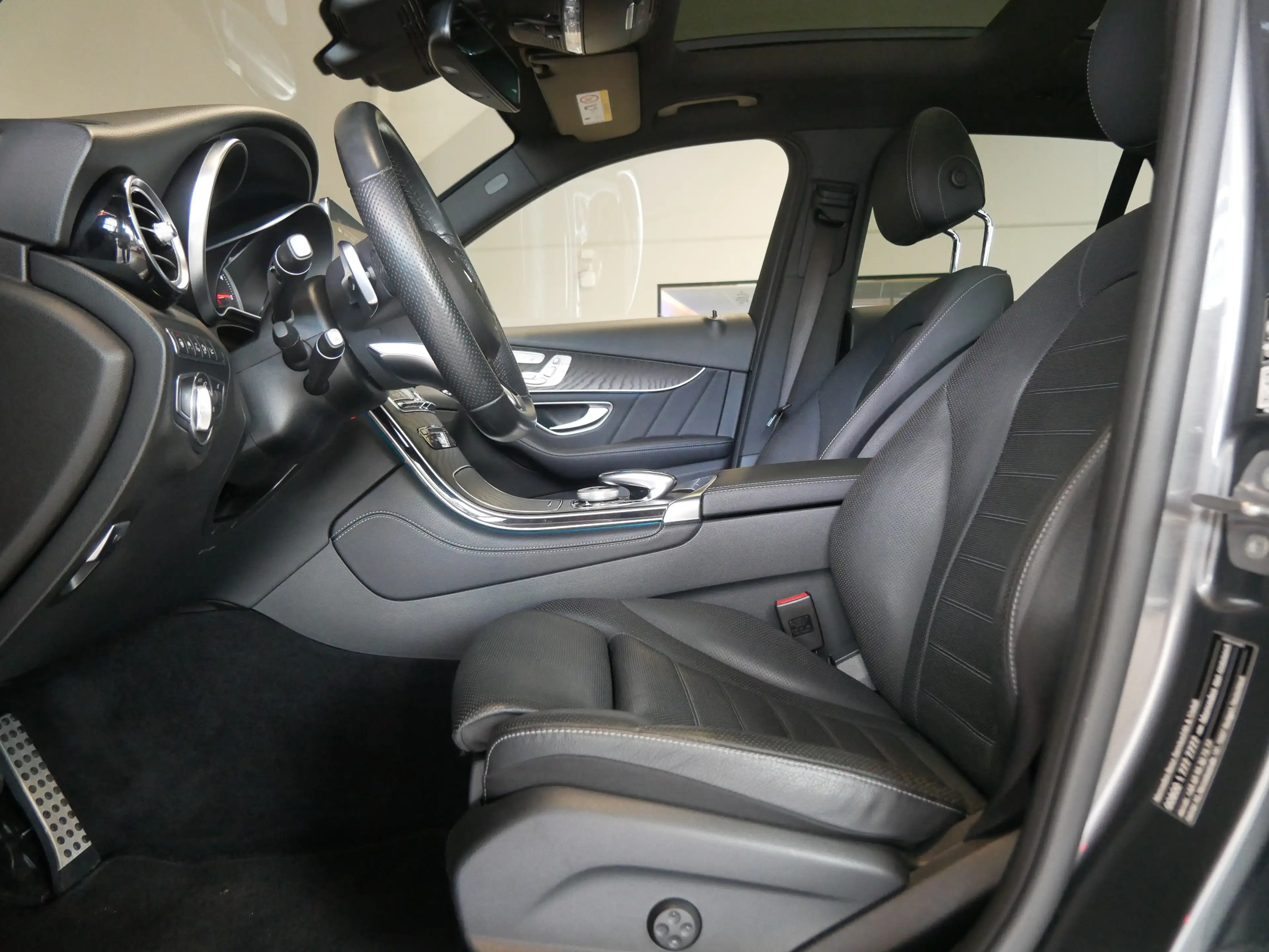 Mercedes-Benz GLC 350 d 4M AMG Standhz. Pano Junge Sterne 0428 — photo 11