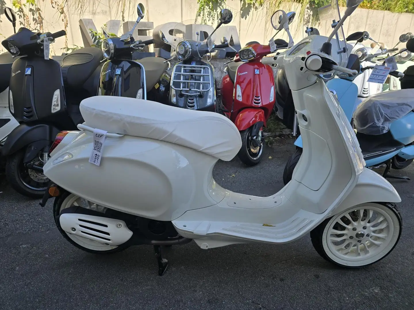 Vespa Sprint 125 White Edition limitiert Blanco - 1