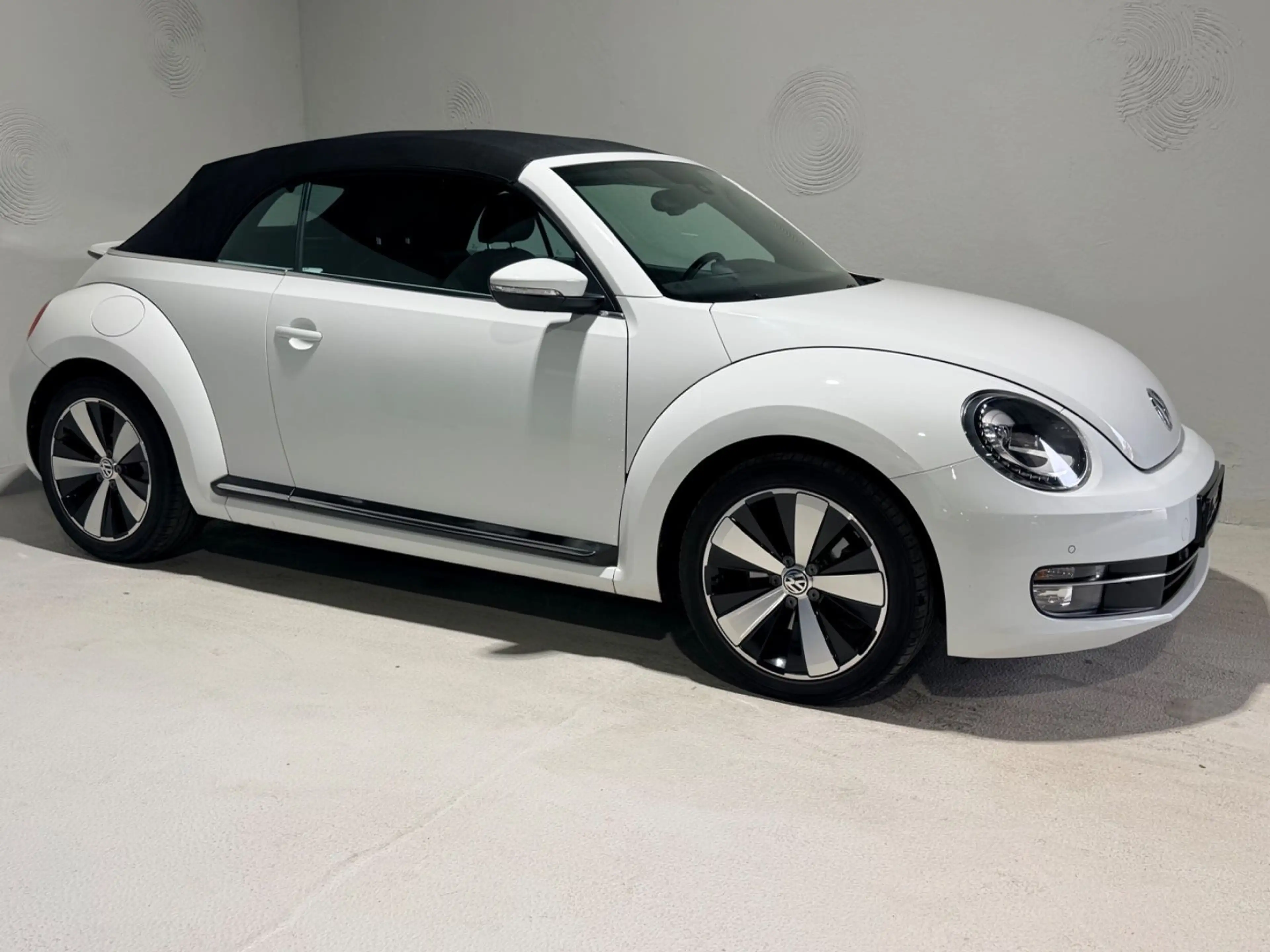 Volkswagen Beetle Cabriolet Cup*Xenon*Leder*TÜVNEU — photo 7