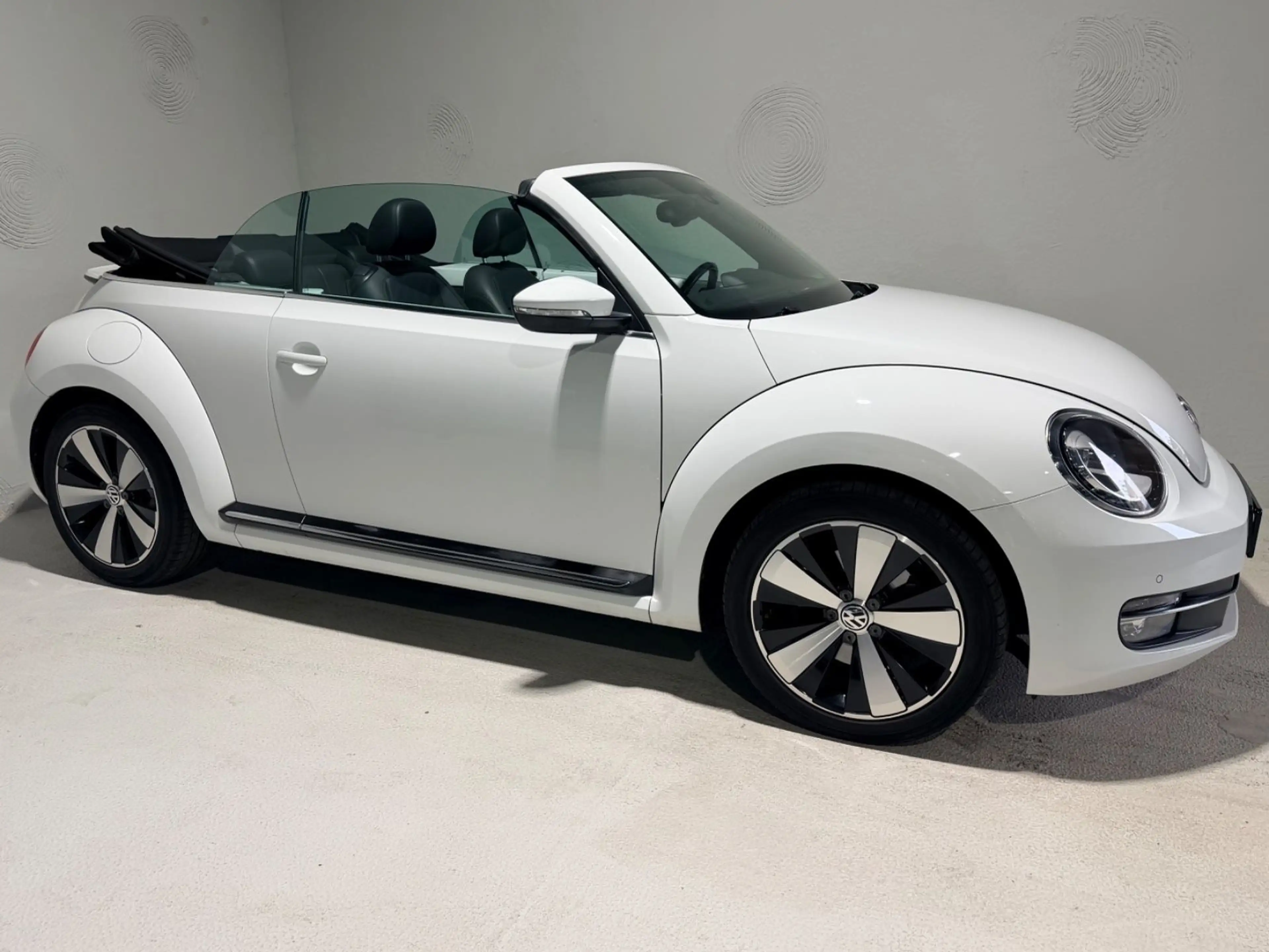 Volkswagen Beetle Cabriolet Cup*Xenon*Leder*TÜVNEU — photo 14