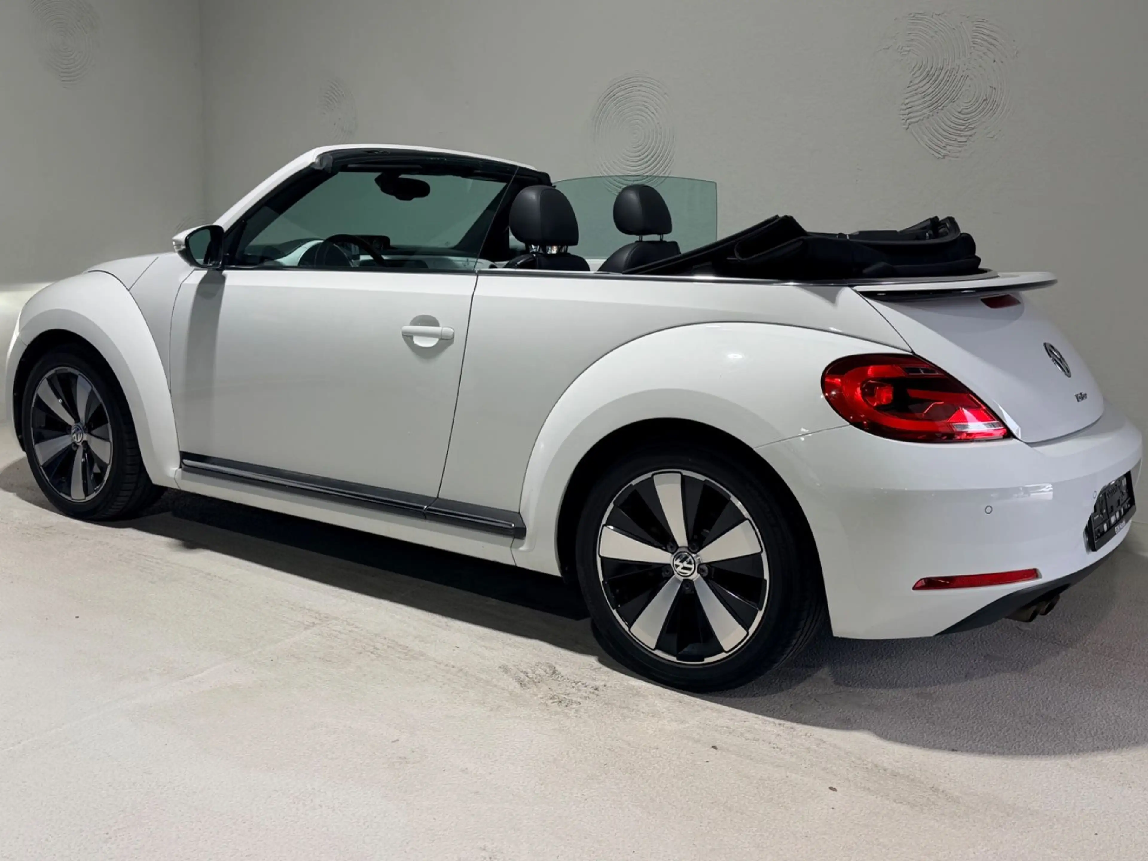 Volkswagen Beetle Cabriolet Cup*Xenon*Leder*TÜVNEU — photo 11