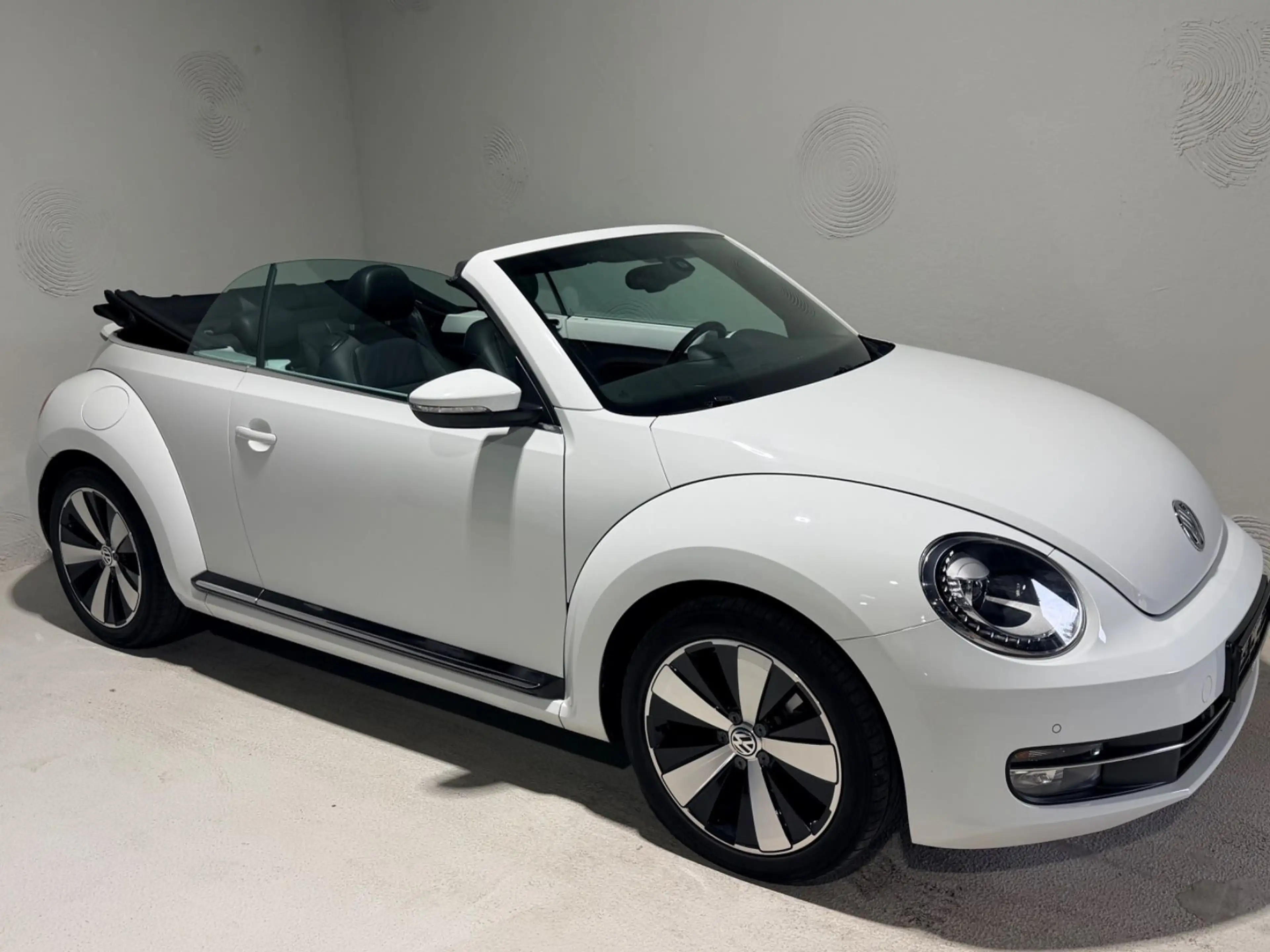 Volkswagen Beetle Cabriolet Cup*Xenon*Leder*TÜVNEU — photo 5