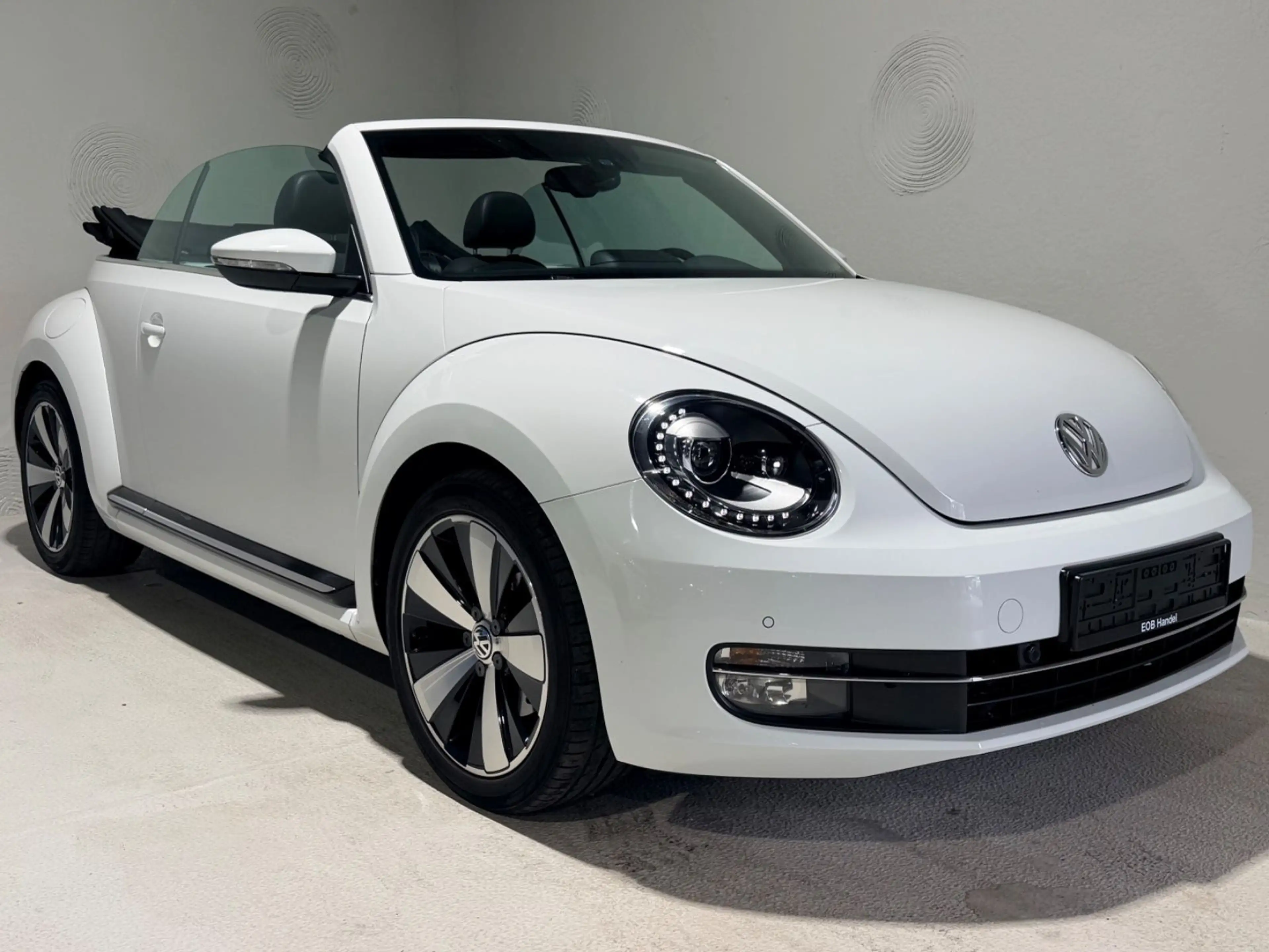 Volkswagen Beetle Cabriolet Cup*Xenon*Leder*TÜVNEU — photo 3