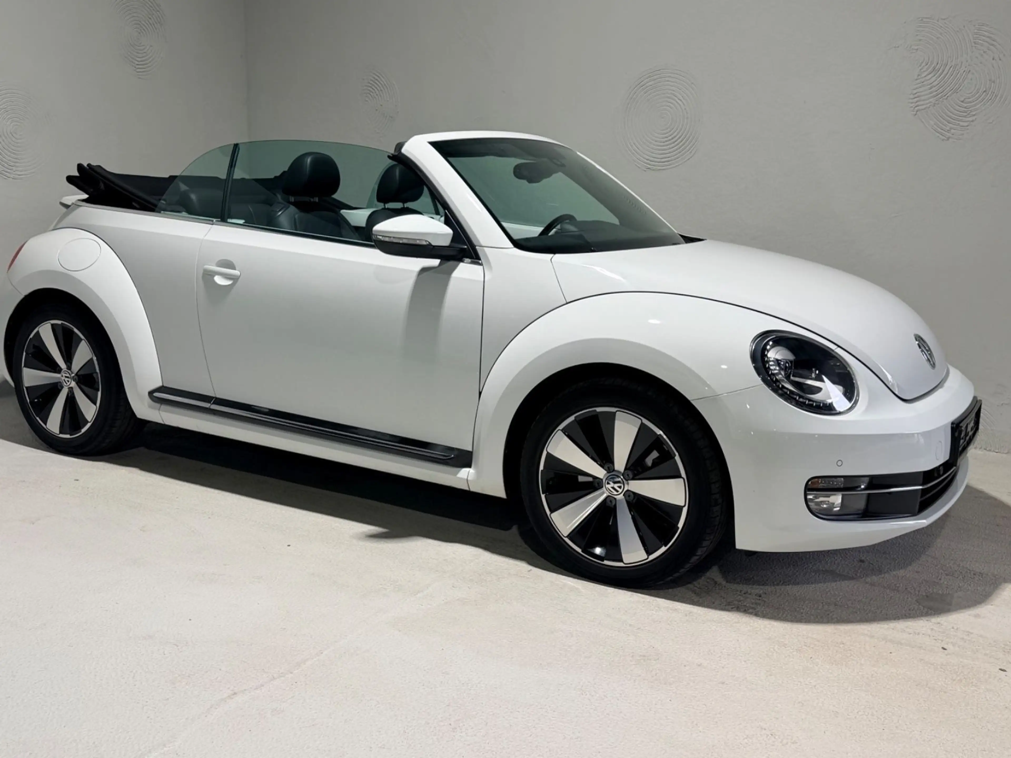 Volkswagen Beetle Cabriolet Cup*Xenon*Leder*TÜVNEU — photo 4