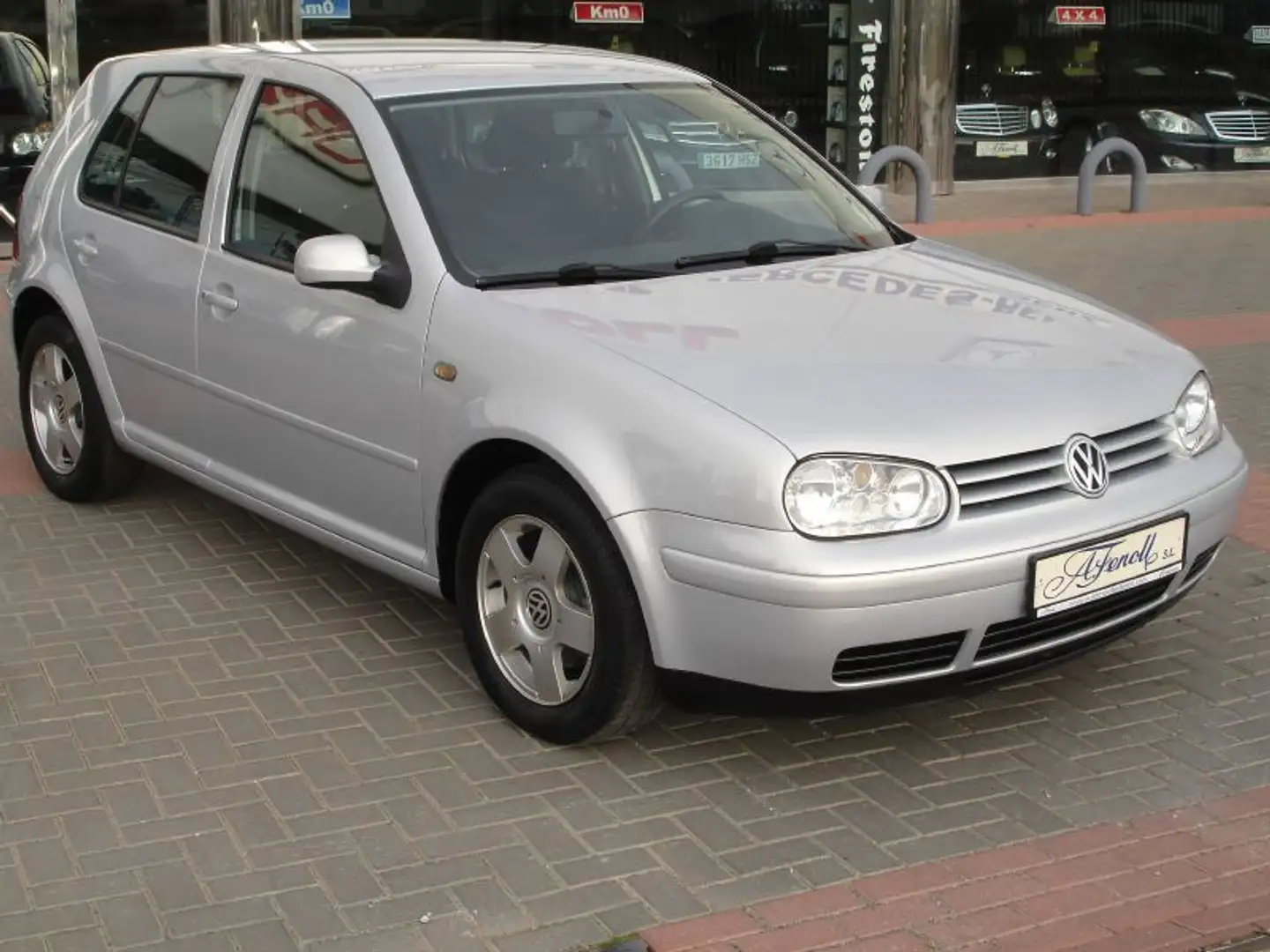 Volkswagen Golf 1.9TDI Highline 110 Gris - 1