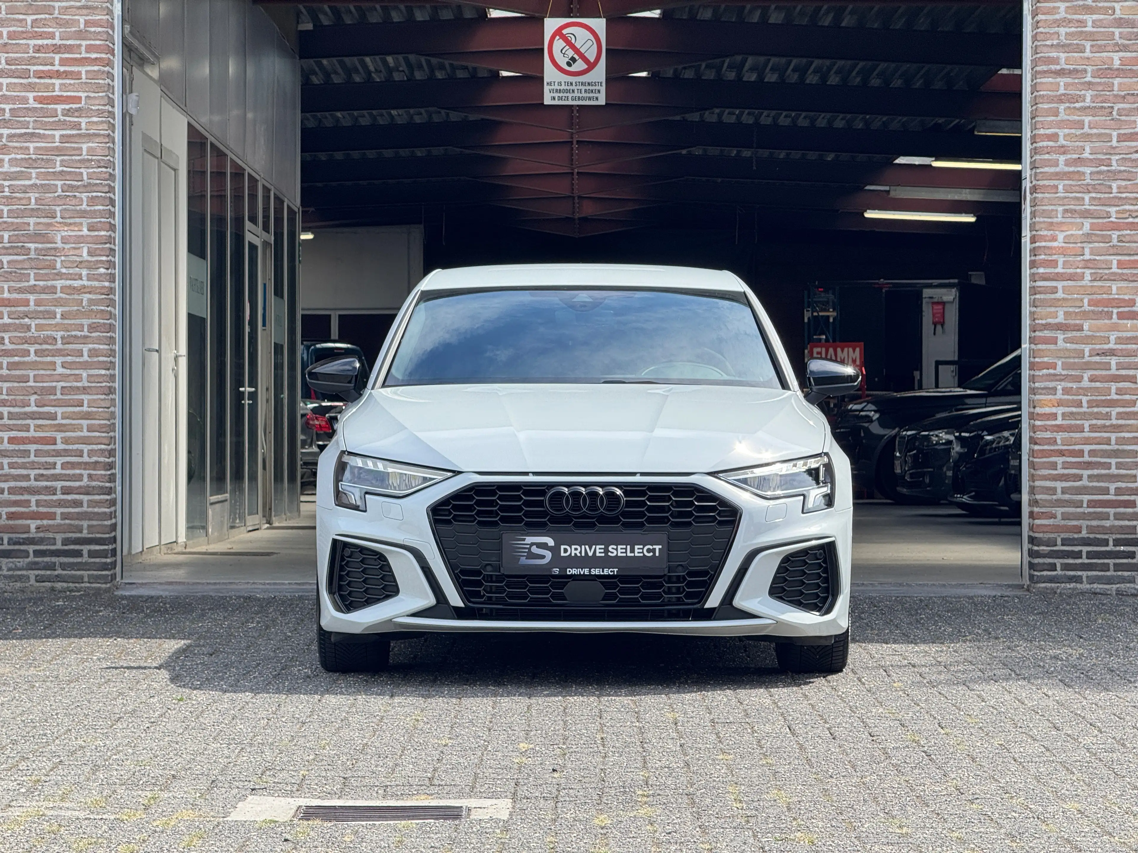 Audi A3 Sportback 35 TFSI S-line | Black optic | LED | Camera | Ambient | CarPlay — photo 2