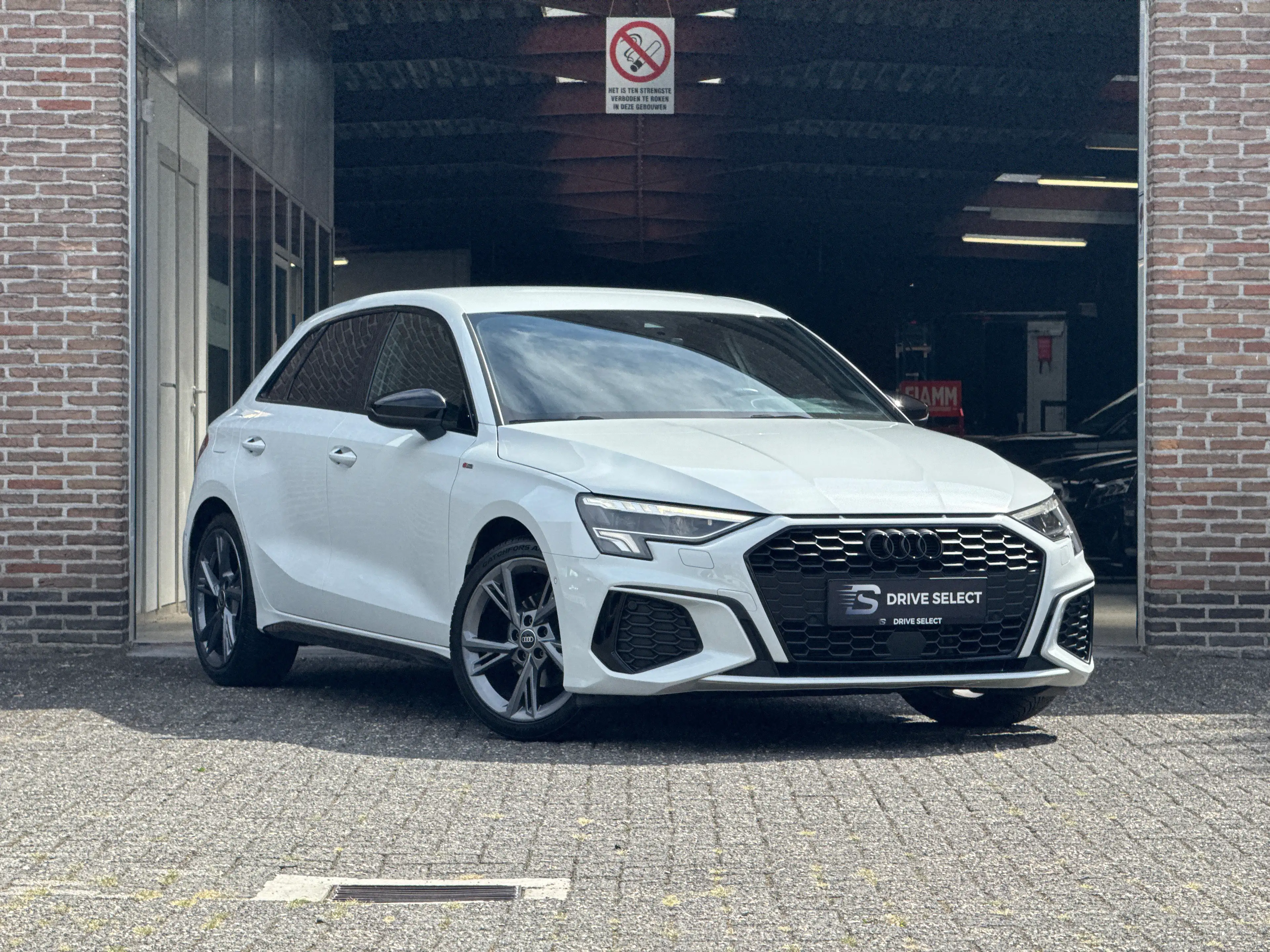 Audi A3 Sportback 35 TFSI S-line | Black optic | LED | Camera | Ambient | CarPlay