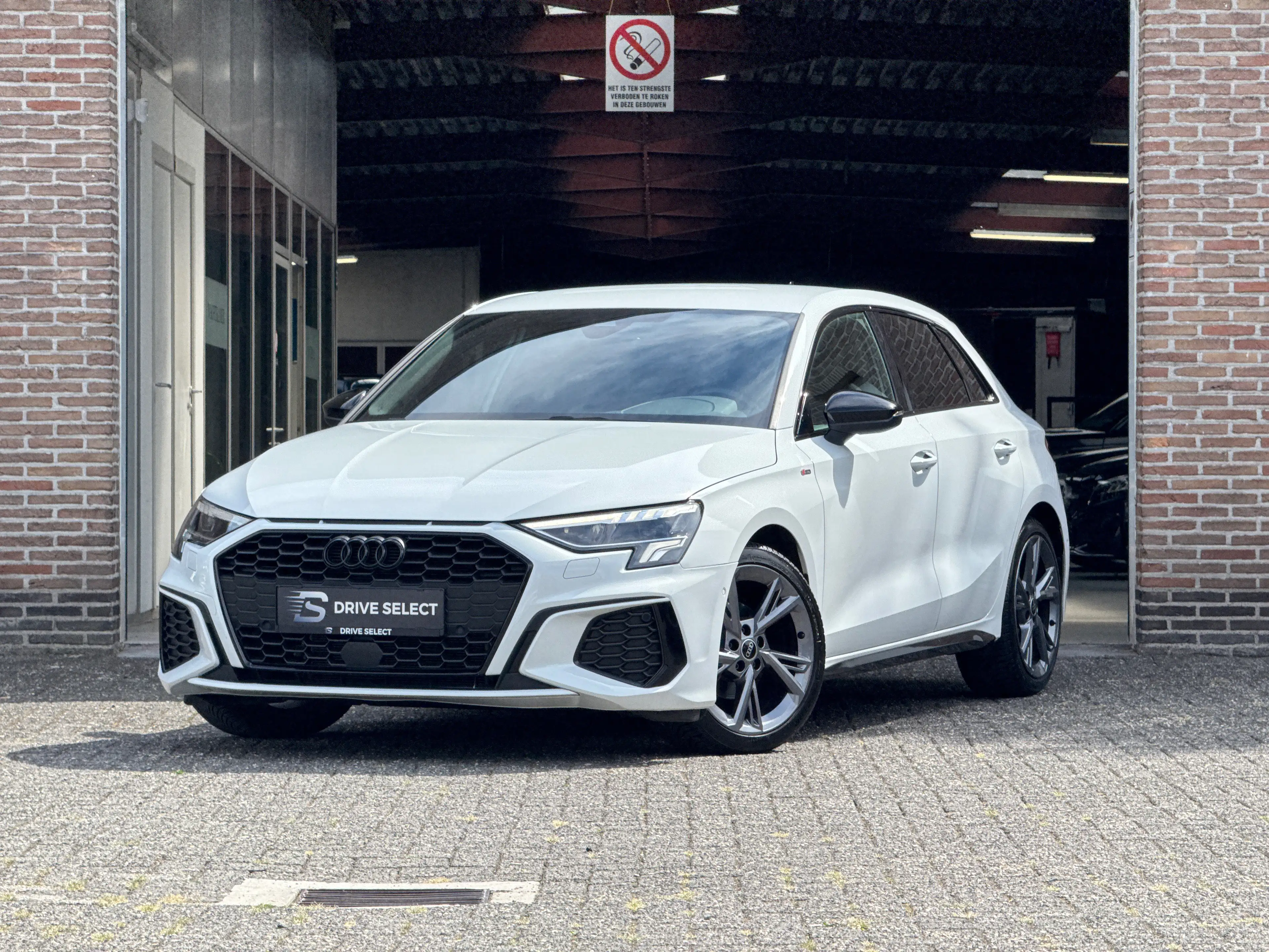Audi A3 Sportback 35 TFSI S-line | Black optic | LED | Camera | Ambient | CarPlay — photo 3