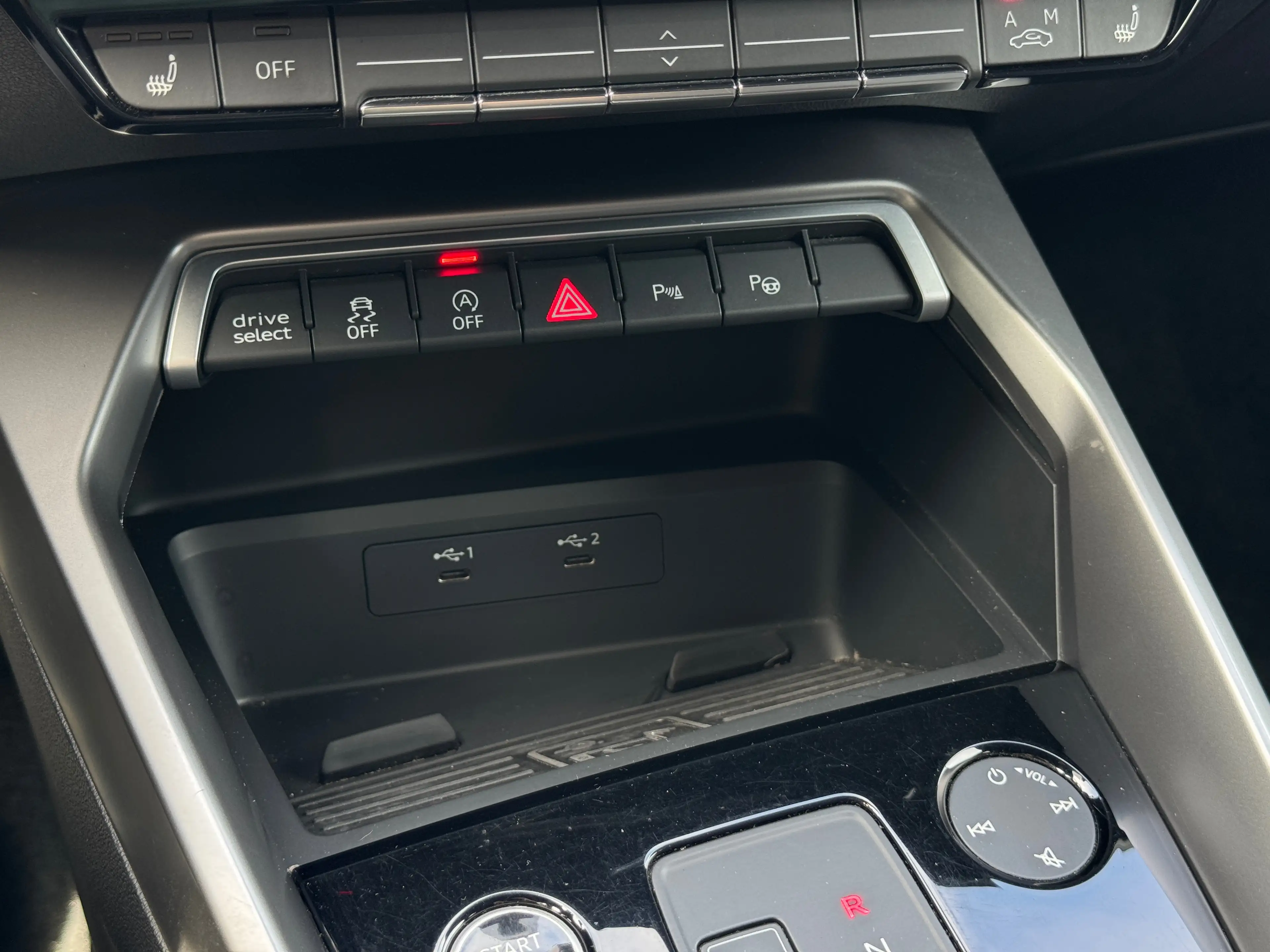 Audi A3 Sportback 35 TFSI S-line | Black optic | LED | Camera | Ambient | CarPlay — photo 19