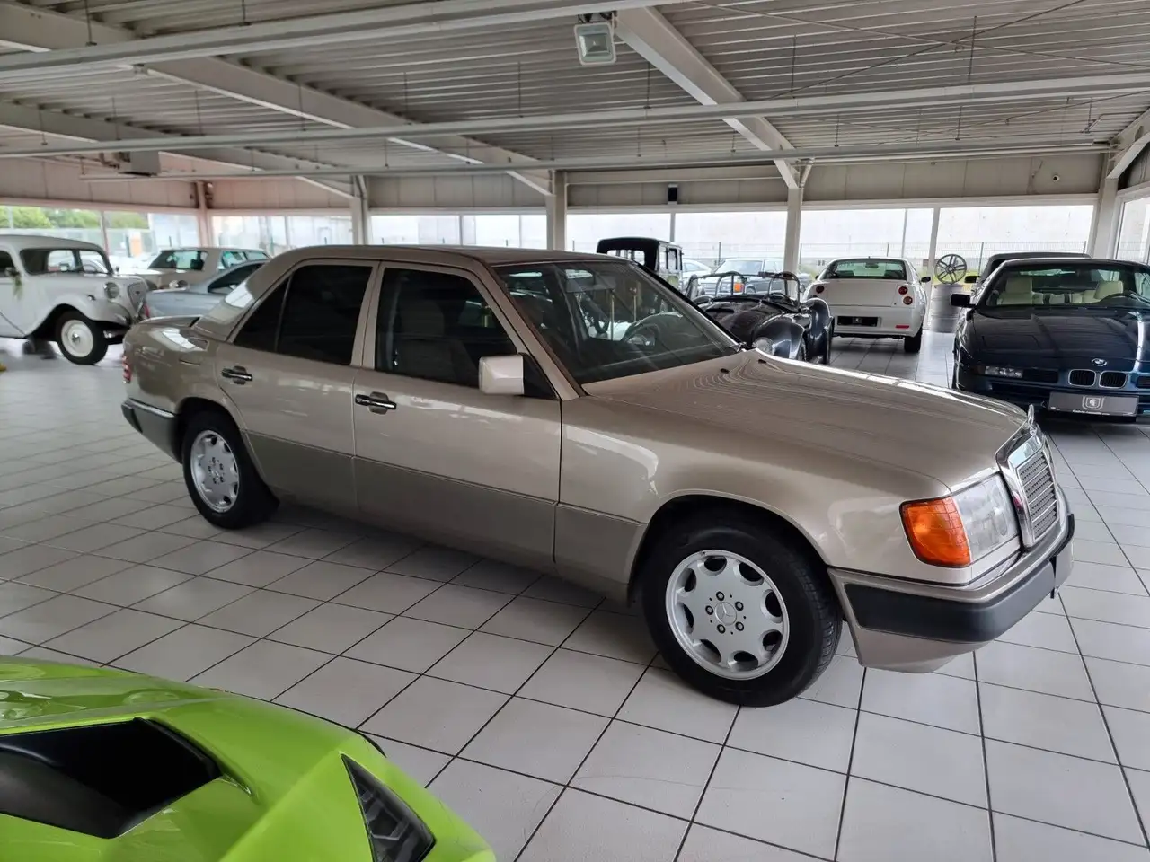 Mercedes-Benz 230 E/Schiebedach/AHK/H-Zul./Sehr schöner Zust., foto 8