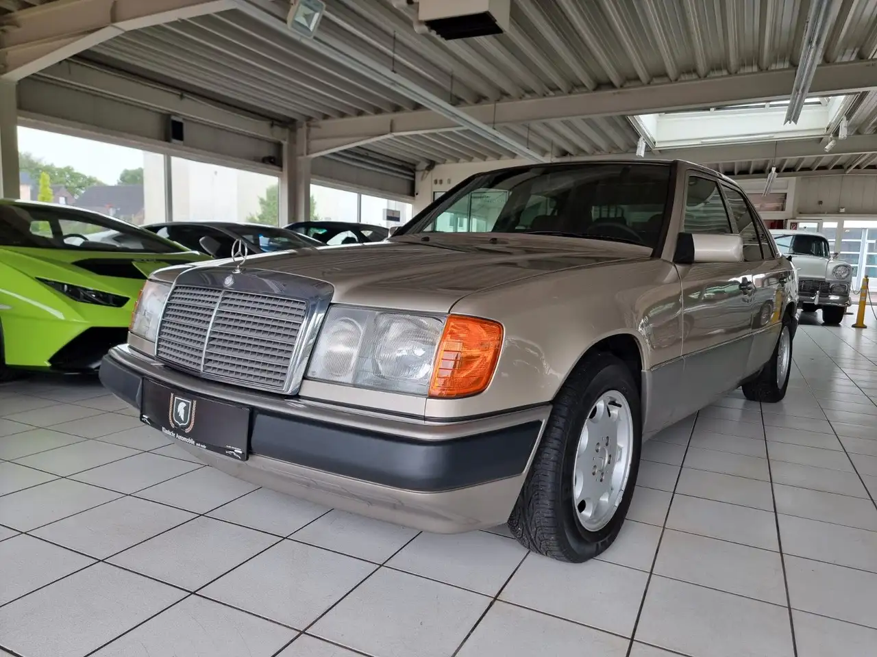 Mercedes-Benz 230 E/Schiebedach/AHK/H-Zul./Sehr schöner Zust., foto 3