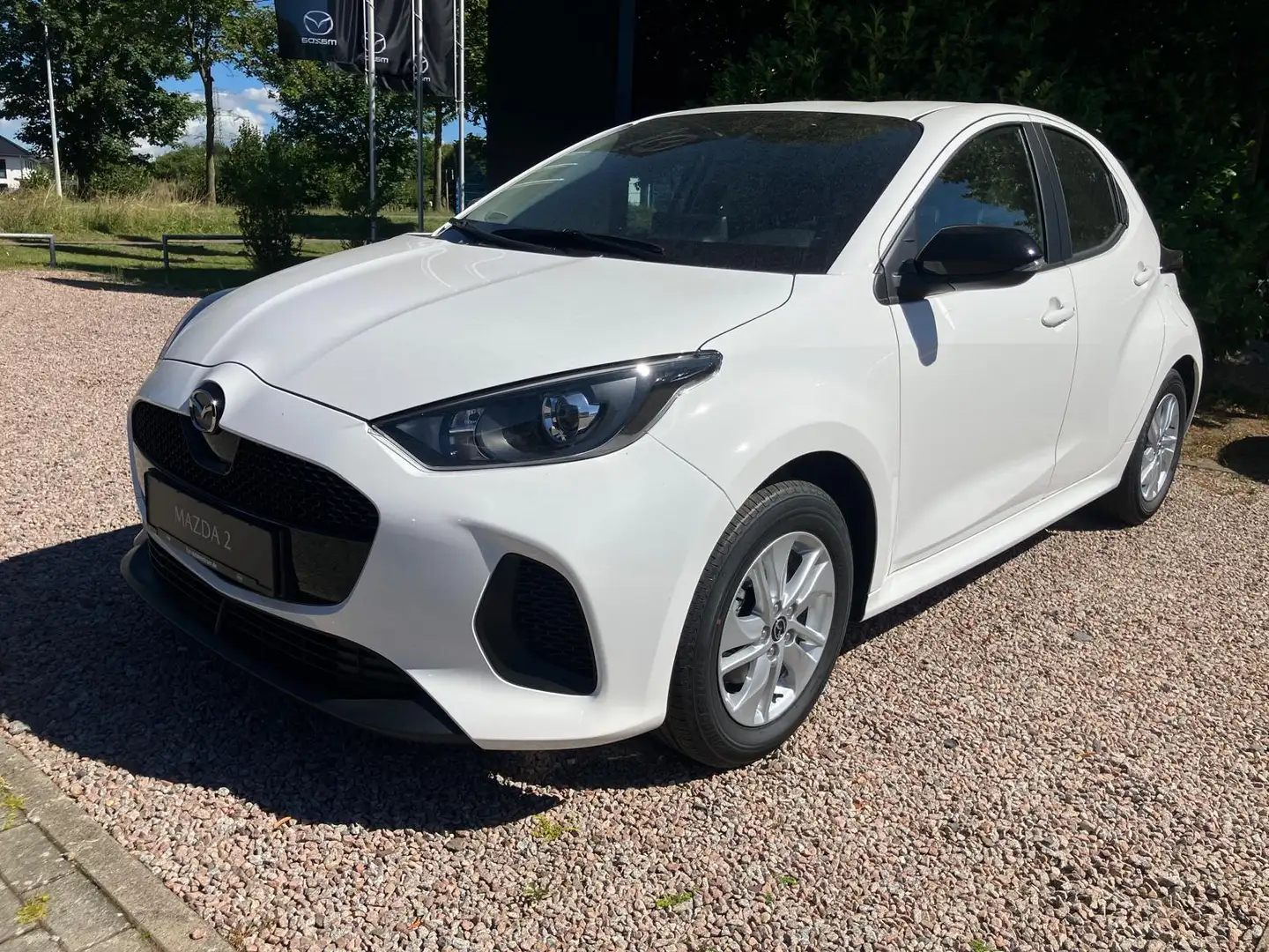 Mazda 2 Hybrid 1.5L VVT-i 116 PS e-CVT CENTRE-LINE Blanc - 1