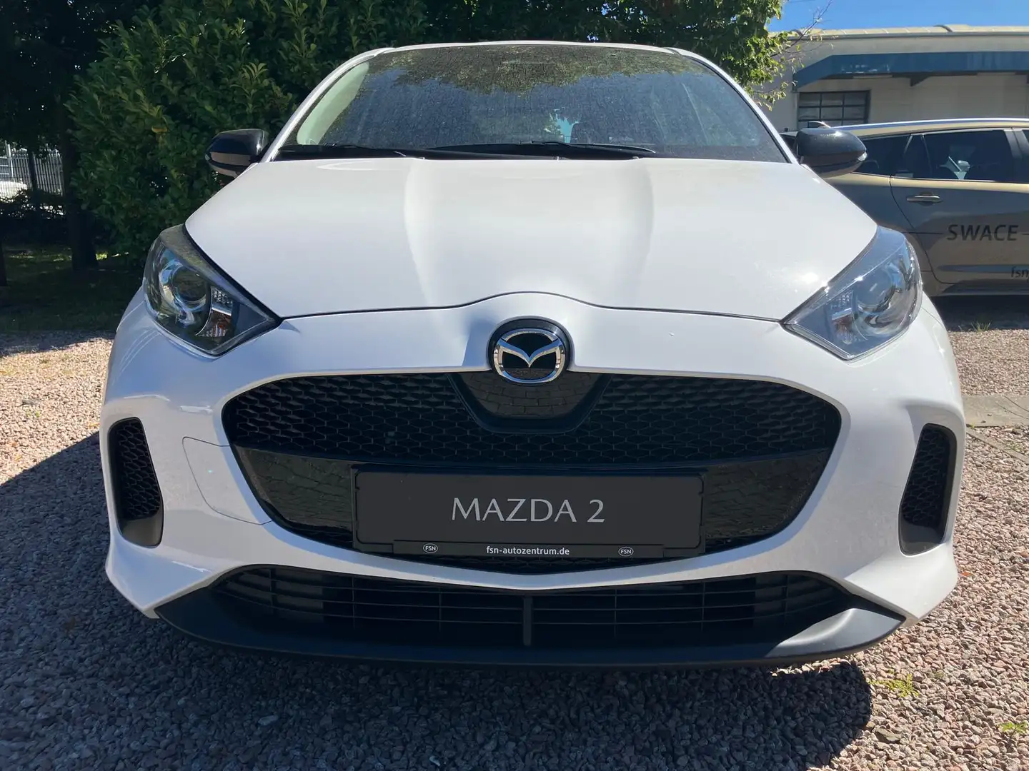 Mazda 2 Hybrid 1.5L VVT-i 116 PS e-CVT CENTRE-LINE Blanc - 2