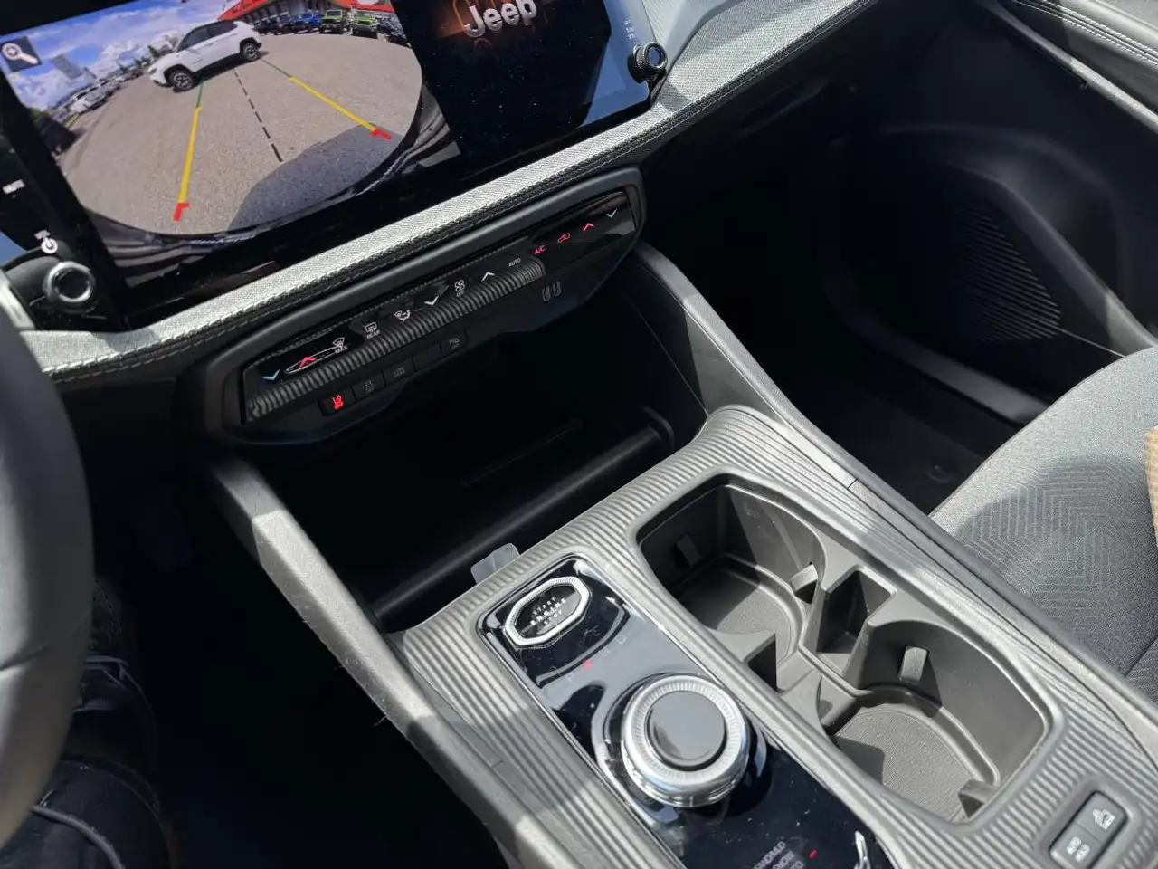 Jeep Cherokee снимка Jeep Cherokee