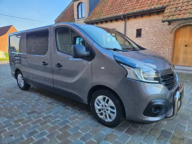 Renault Trafic Lichte vracht en 5zitpl dubb cabine navi airco...