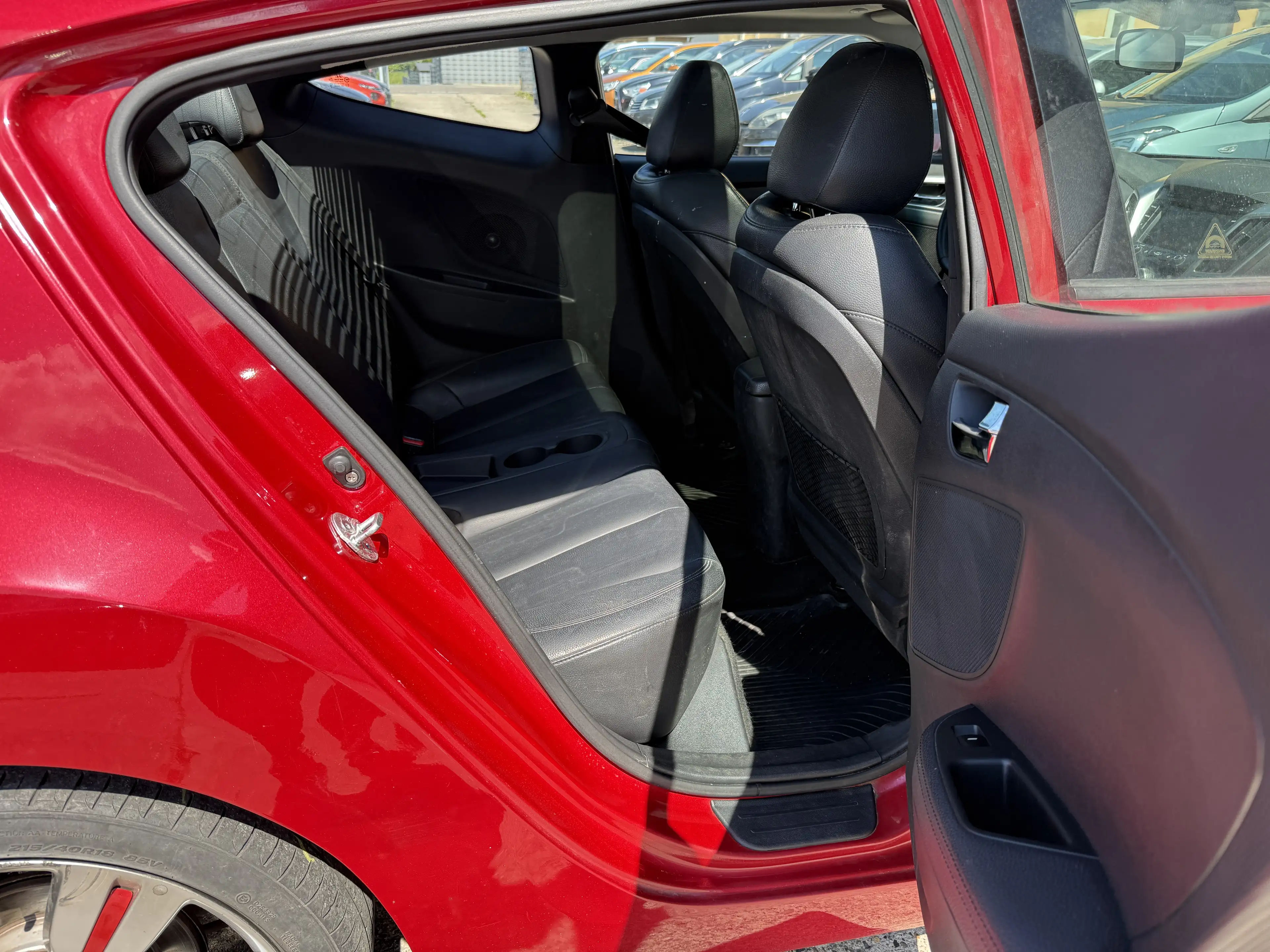 Hyundai VELOSTER Trend — photo 8