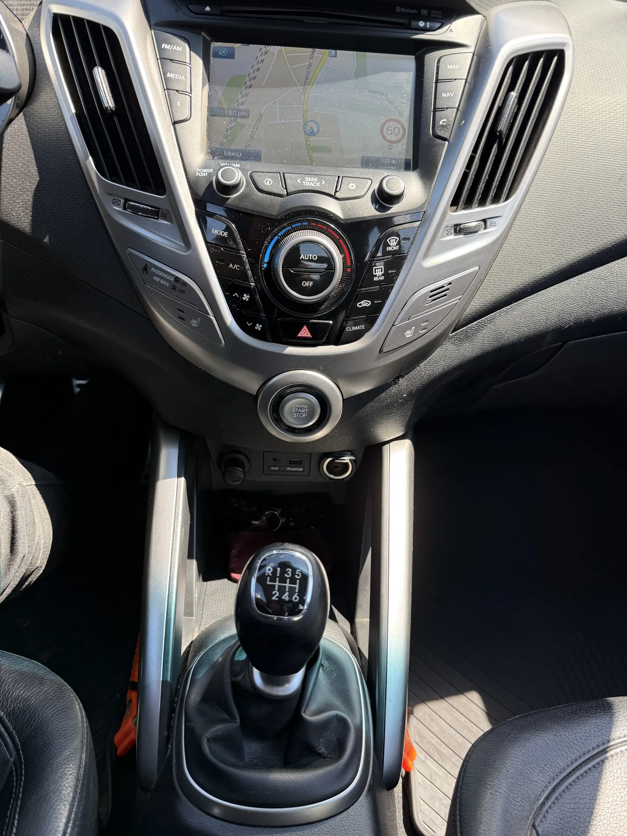 Hyundai VELOSTER Trend — photo 7
