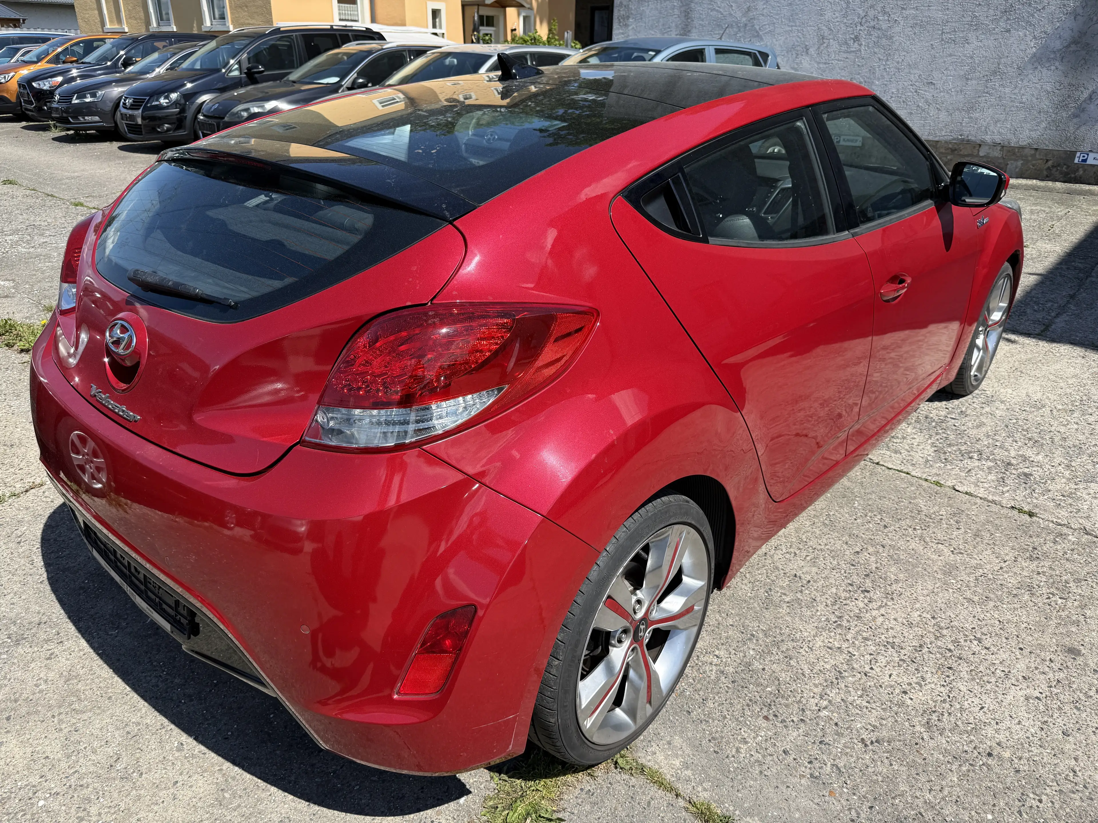 Hyundai VELOSTER Trend — photo 12