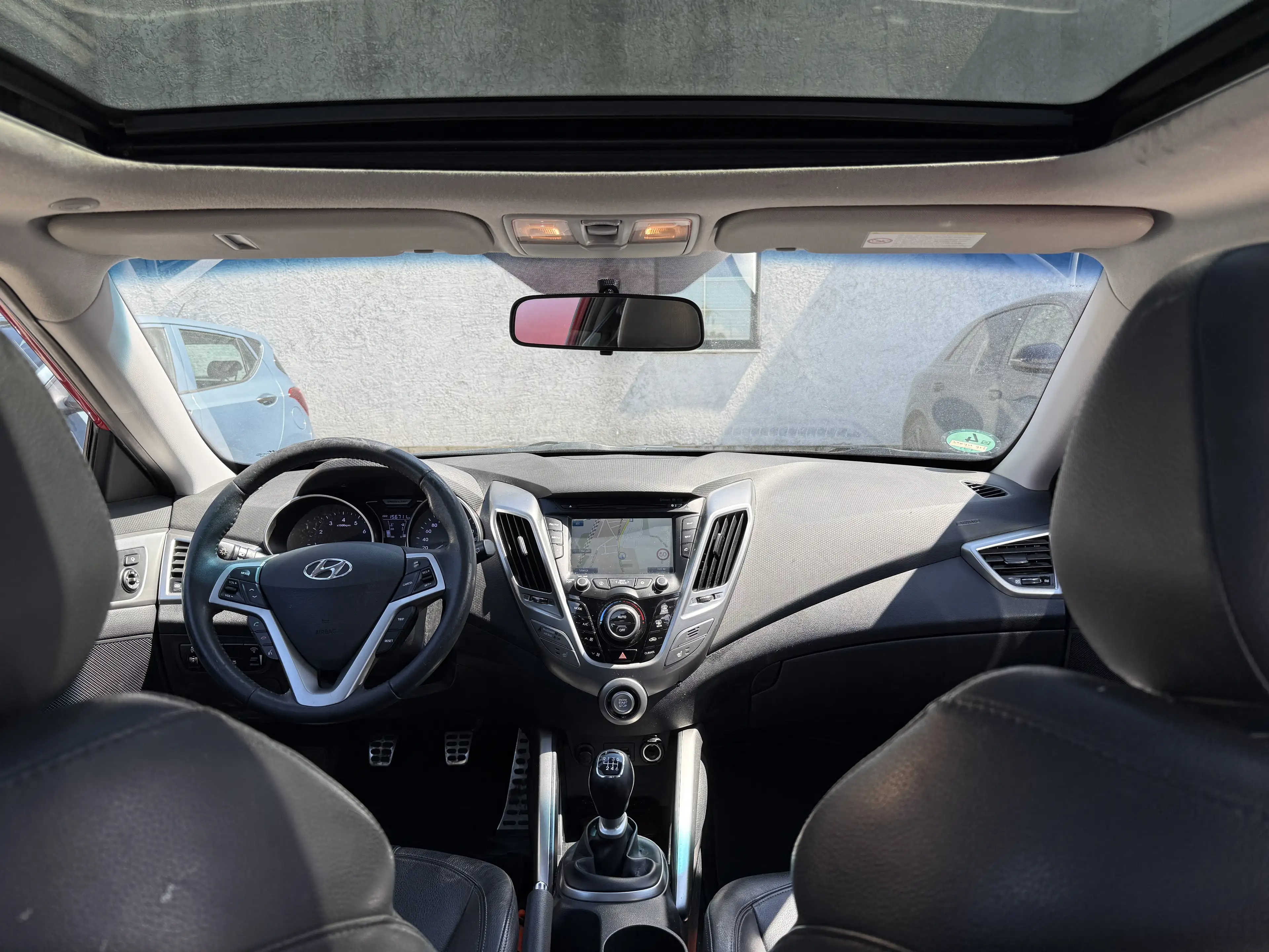 Hyundai VELOSTER Trend — photo 9