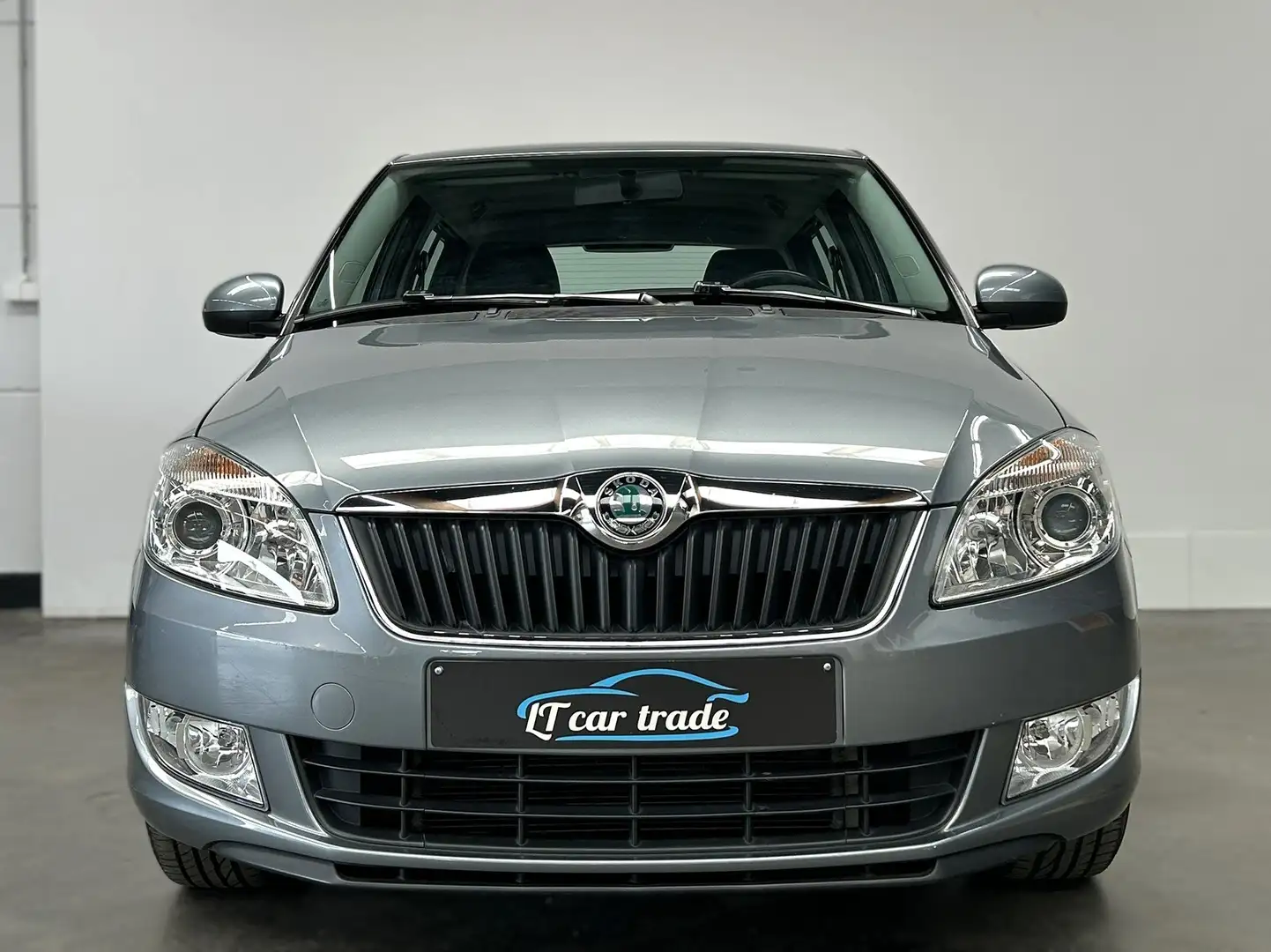 Skoda Fabia 1.2 HTP Ambition* Airco * PDC * 26400 km! Gris - 2