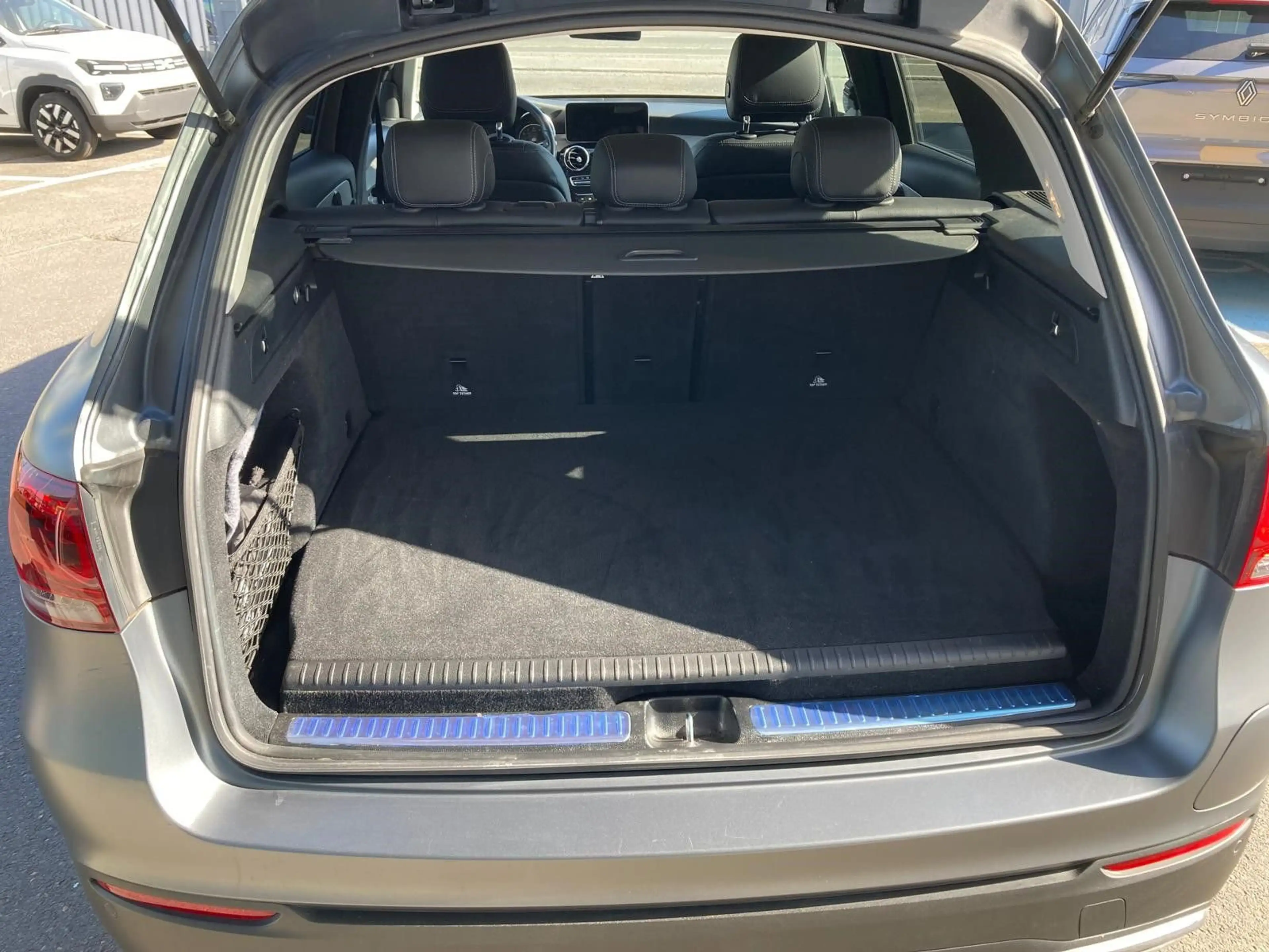 Mercedes-Benz GLC 200 300e 4-Matic PHEV AMG-line — photo 5