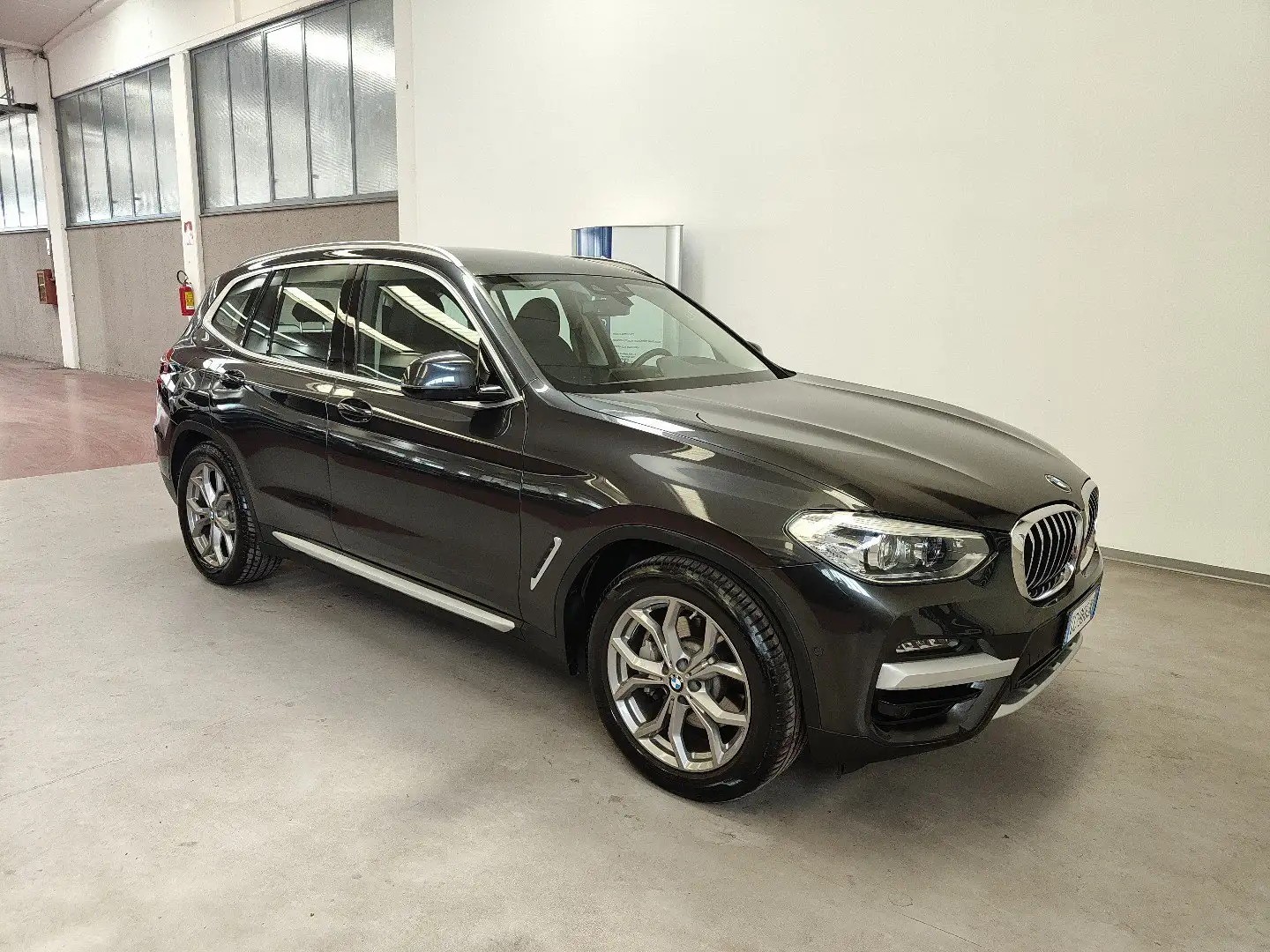 BMW X3 xDrive30e PHEV xLine auto Cruise Navi CarPlay 19” Grau - 2