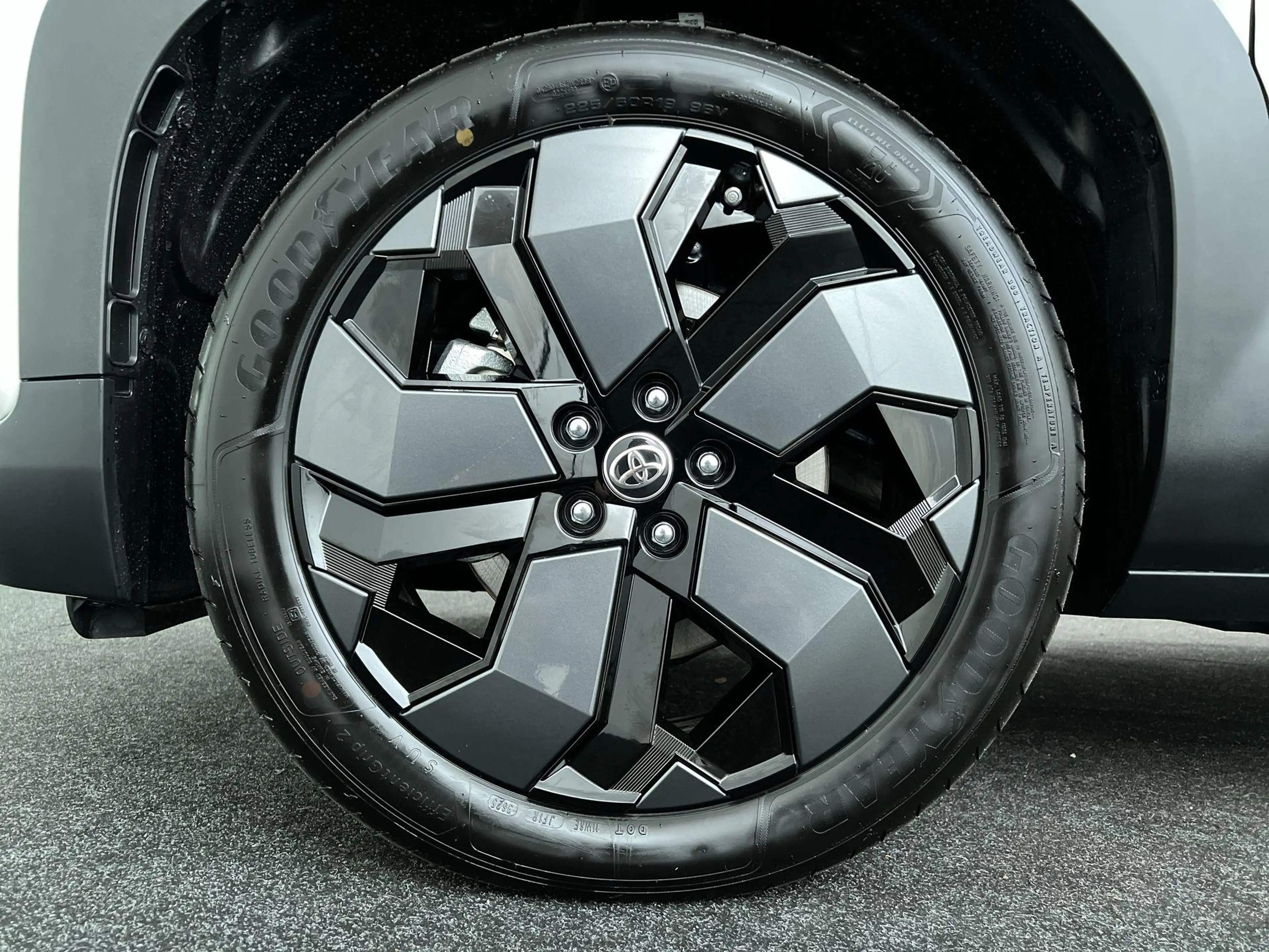 Toyota Urban Cruiser Executive 61 kWh — photo 10