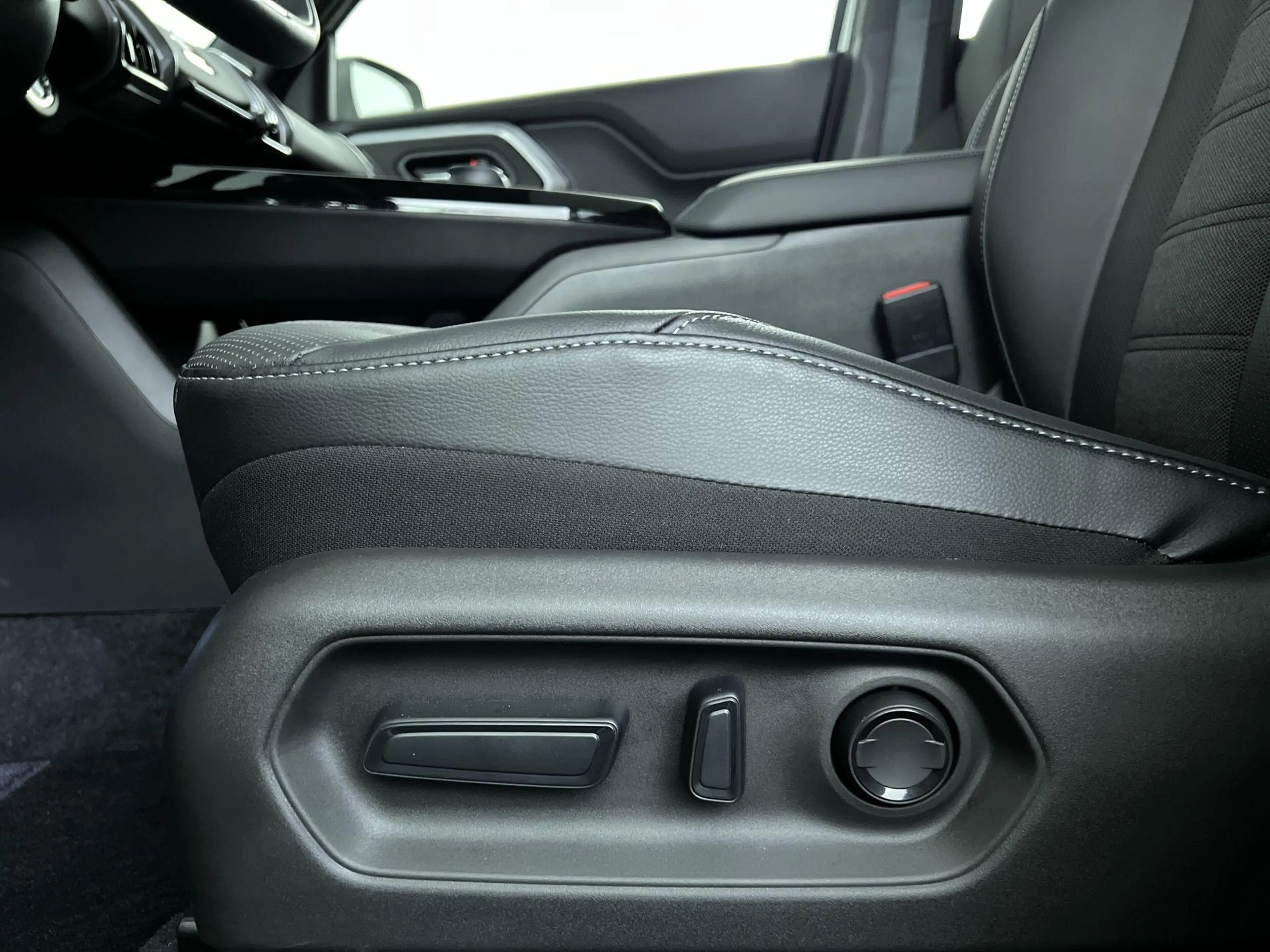 Toyota Urban Cruiser Executive 61 kWh — photo 13