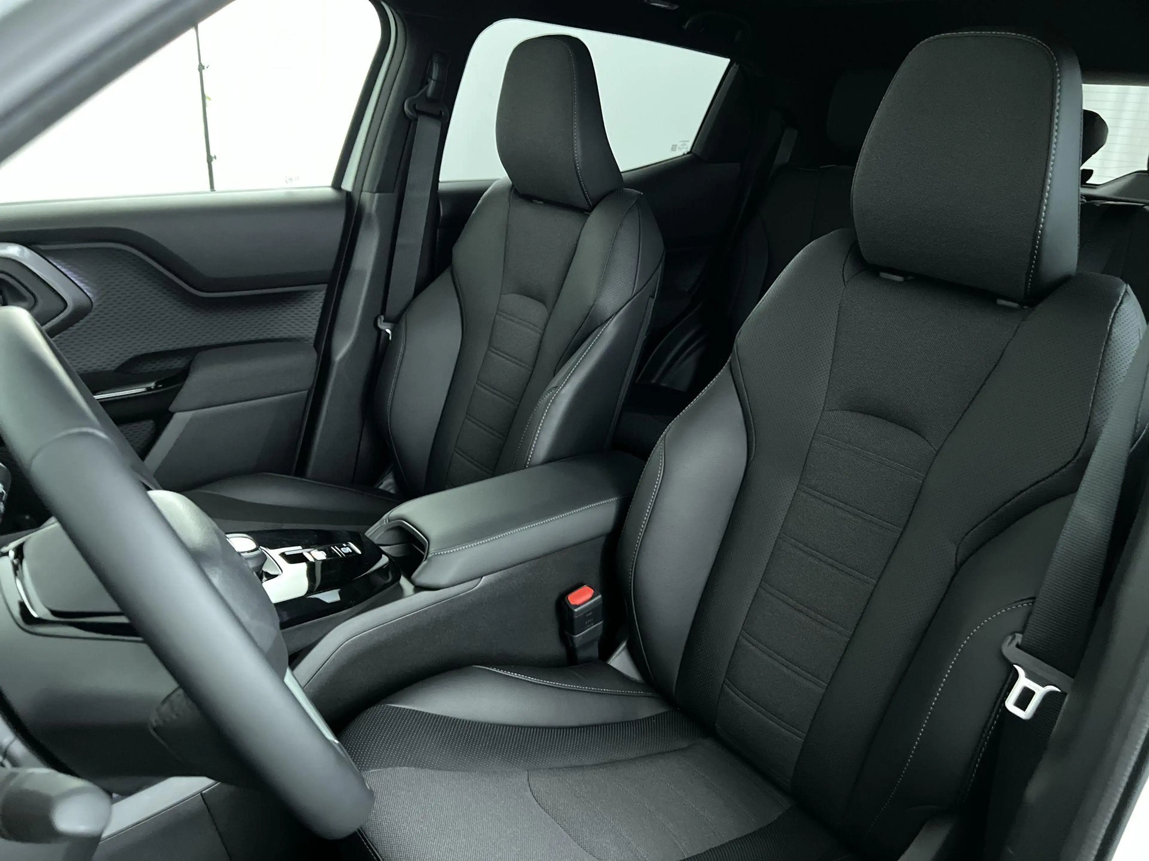 Toyota Urban Cruiser Executive 61 kWh — photo 11