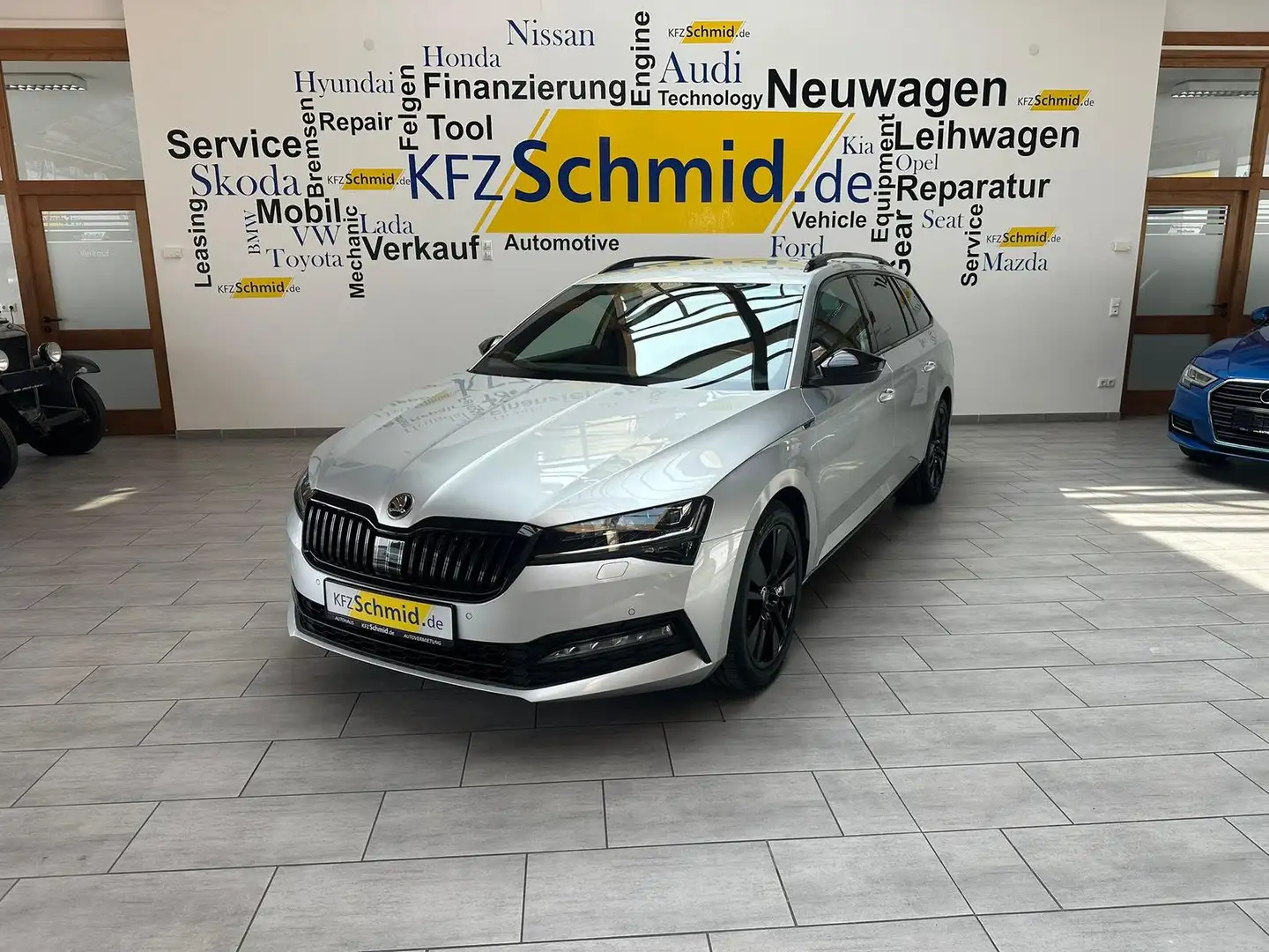 Skoda Superb Combi 2.0 TDI DSG Sportline * AHK * Stříbrná - 1