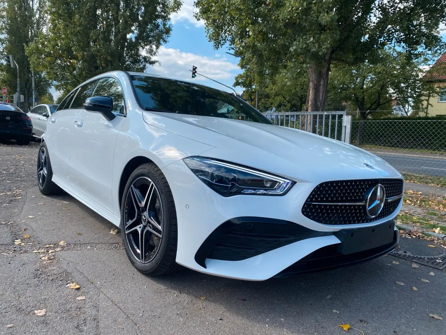 Mercedes-Benz CLA 200 *AMG Advanced +/Night/AHK/Multibeam* Blanc - 1