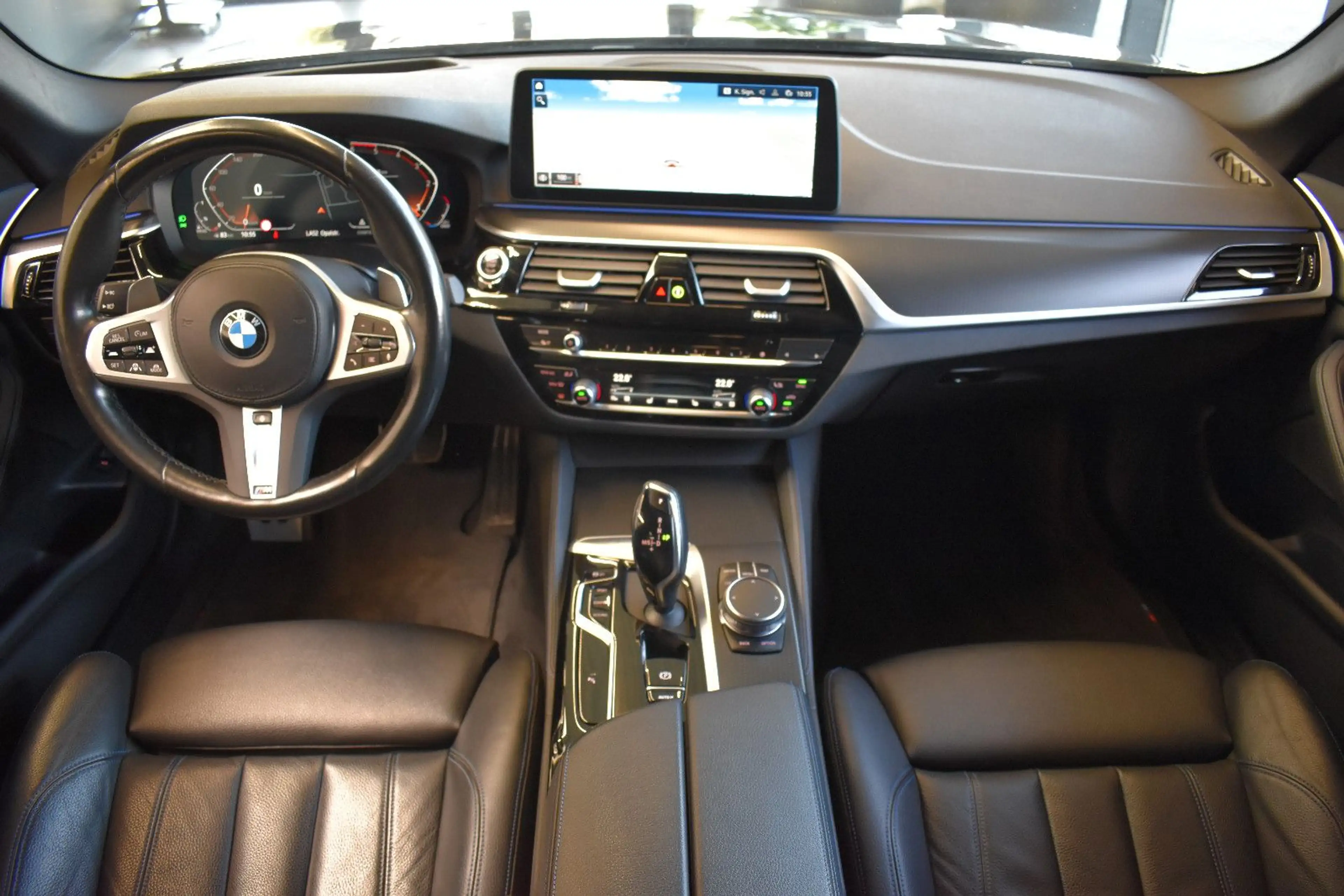BMW 540 d Touring xDrive Aut. M Sport Laser~HUD~LiveC — photo 3